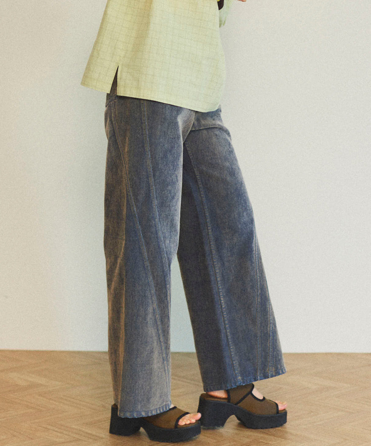 【25SPRING PRE-ORDER】Wide Straight Flocking Denim Pants