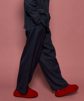 Two Tuck Curve Wide Tapered Pants