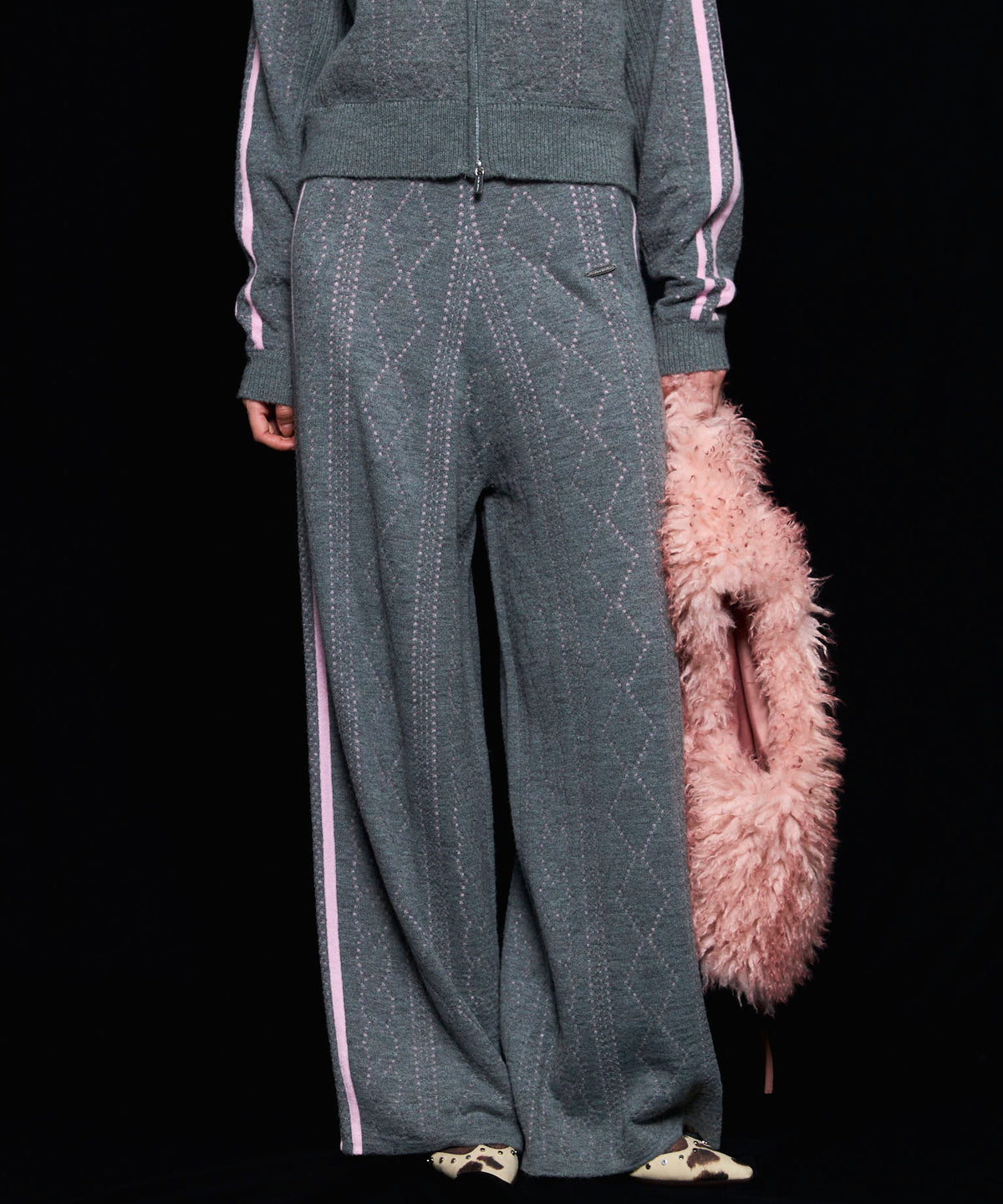 [25AUTUMN PRE-ORDER] Openwork Knitting Track Pants