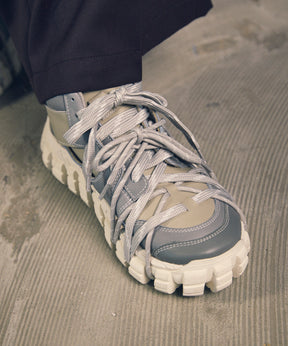 [SPECIAL SHOES FACTORY COLLABORATION] Rattling Sole Low-Cut Shoes