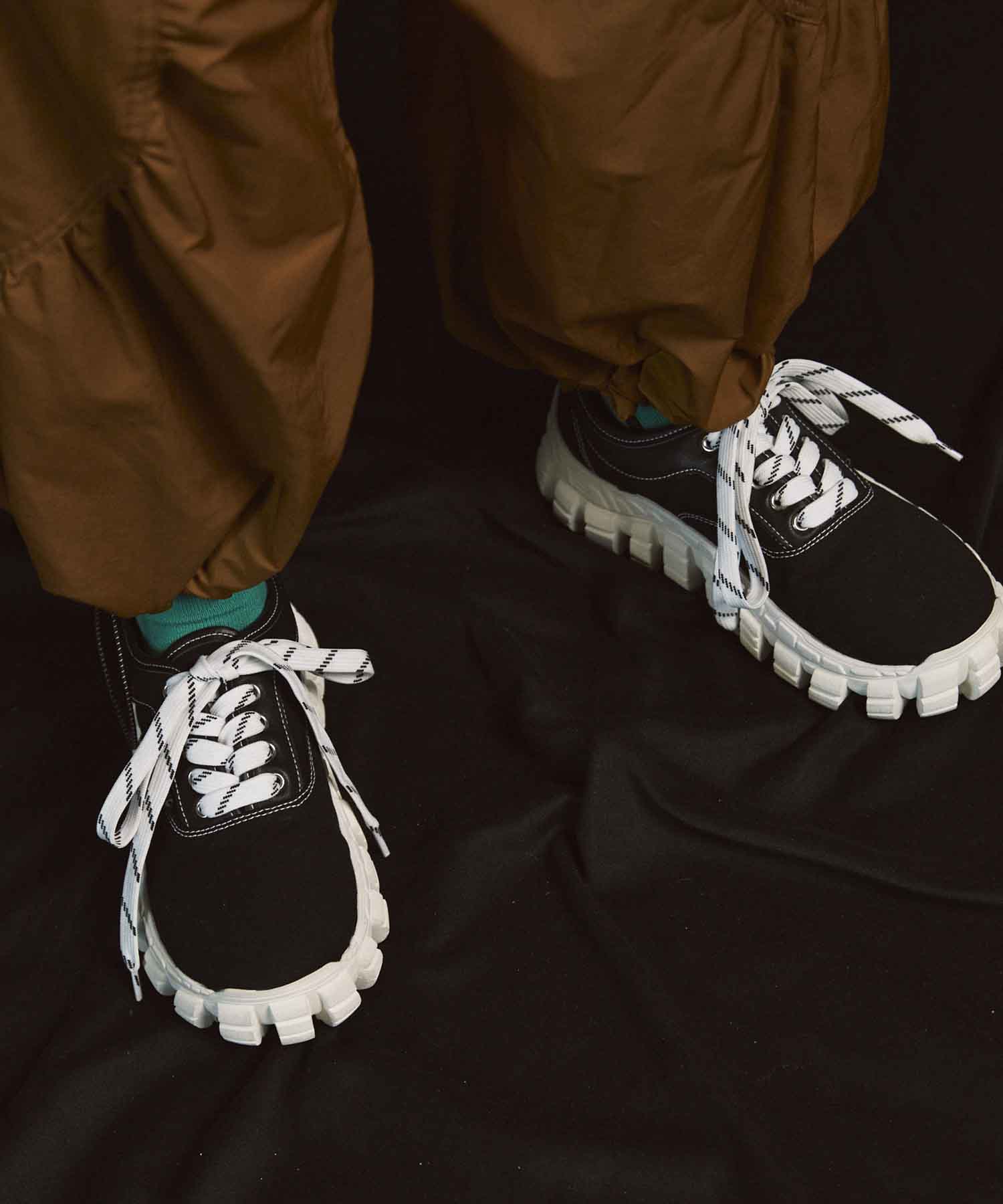 [SPECIAL SHOES FACTORY COLLABORATION] Rattling Sole Low-Cut Shoes