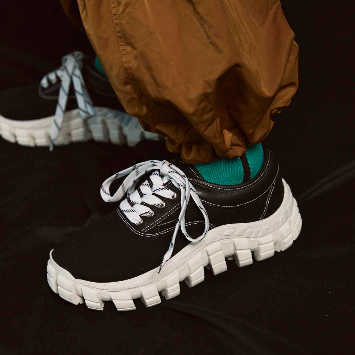 SPECIAL SHOES FACTORY COLLABORATION】Rattling Sole Authentic Canvas Sn