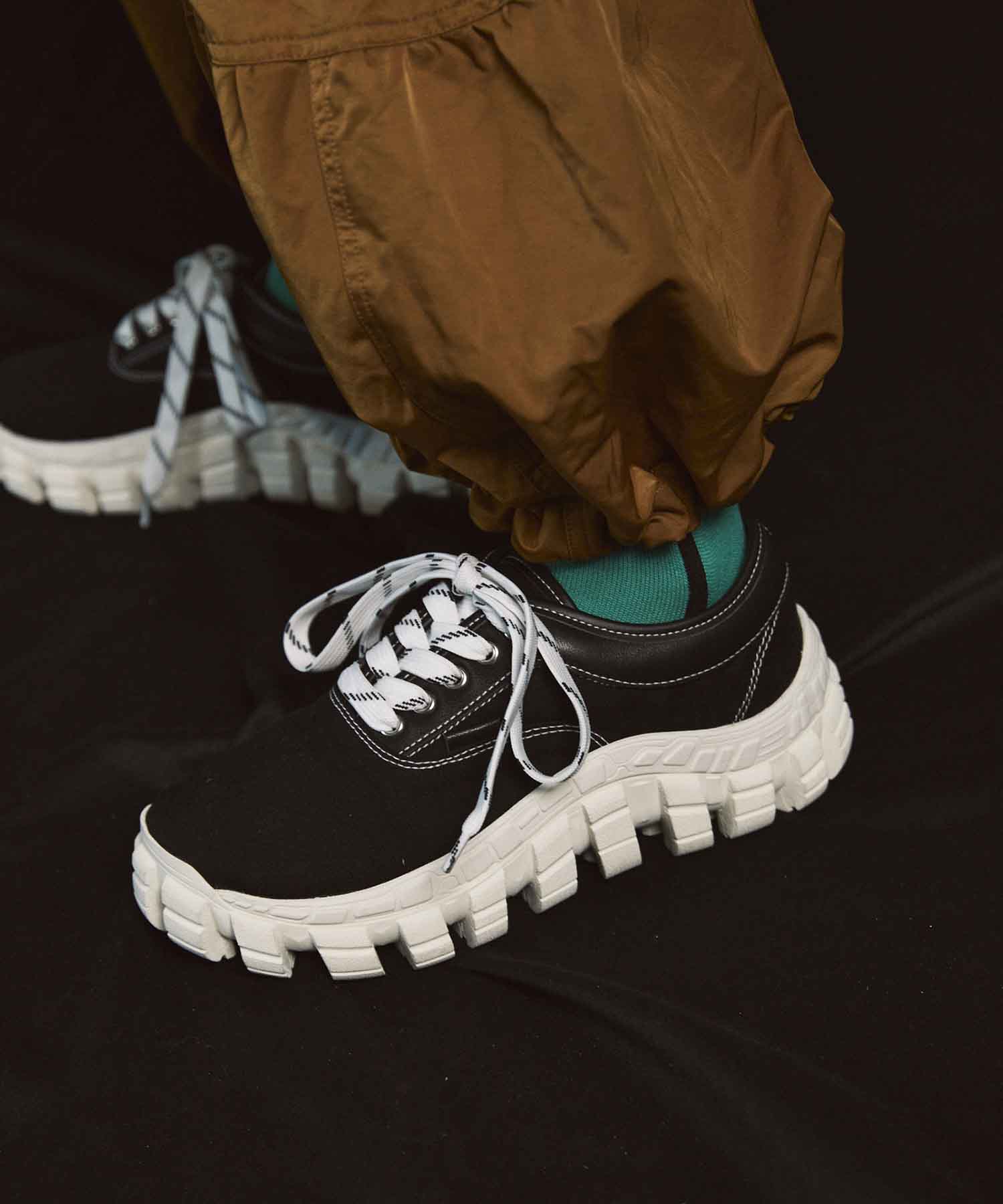 [SPECIAL SHOES FACTORY COLLABORATION] Rattling Sole Low-Cut Shoes