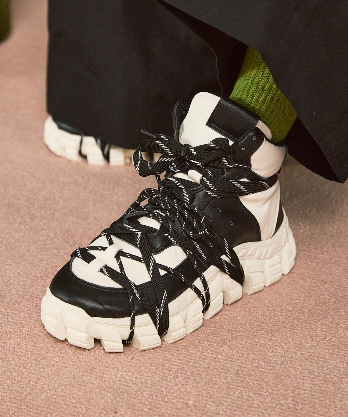 【SPECIAL SHOES FACTORY COLLABORATION】Rattling Sole Hi-cut Sneakers