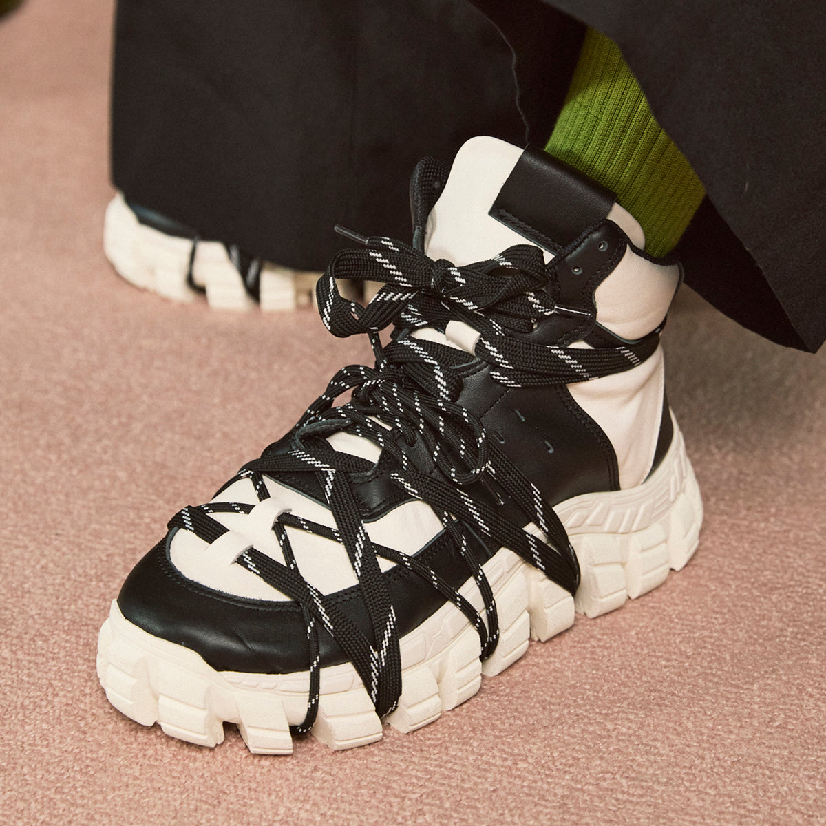 SPECIAL SHOES FACTORY COLLABORATION】Rattling Sole Hi-cut Sneakers