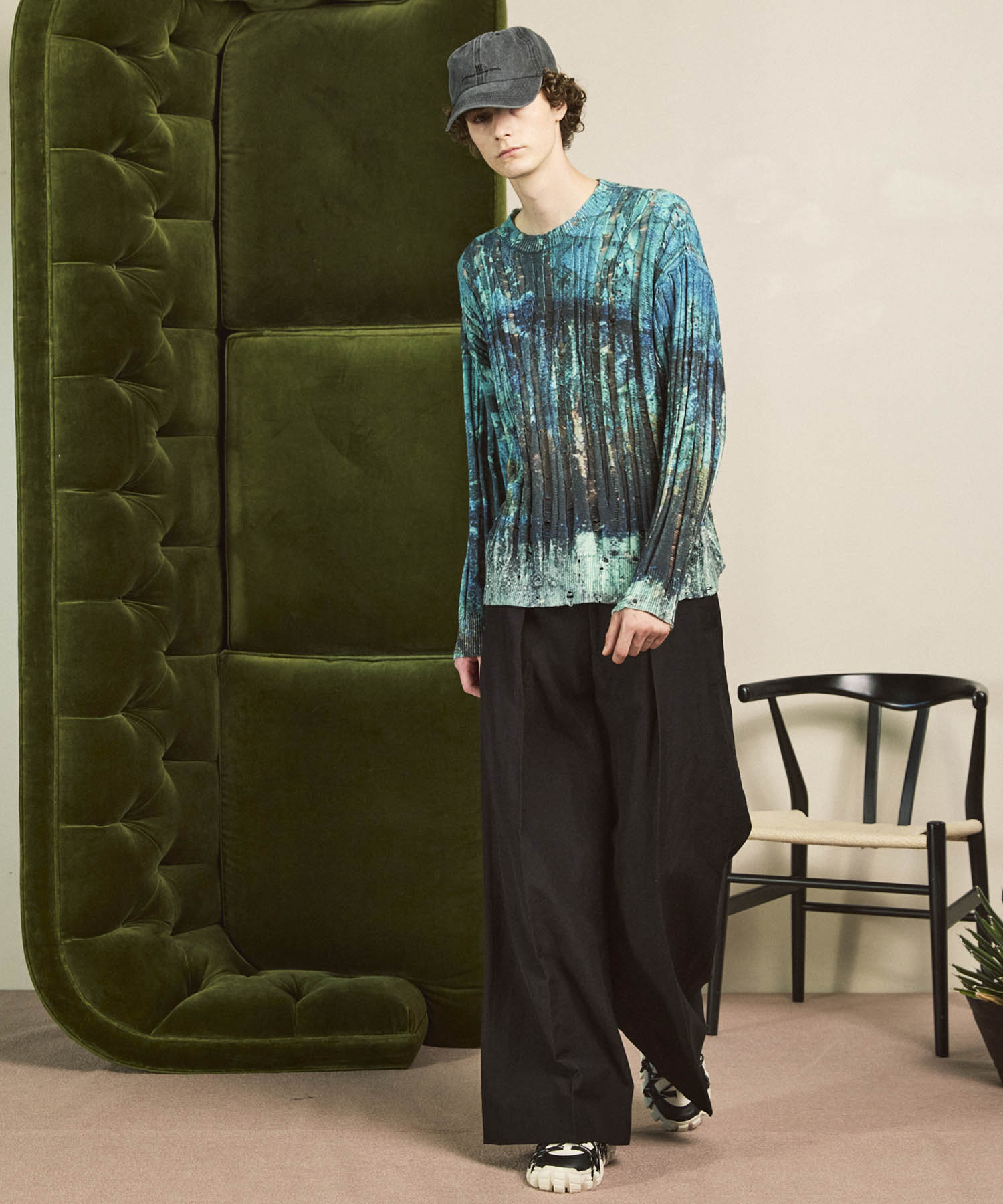 Wall Art Print Damage Knit Pullover