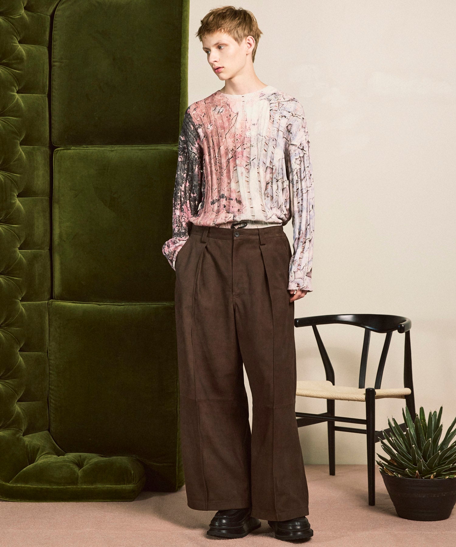 Wall Art Print Damage Knit Pullover