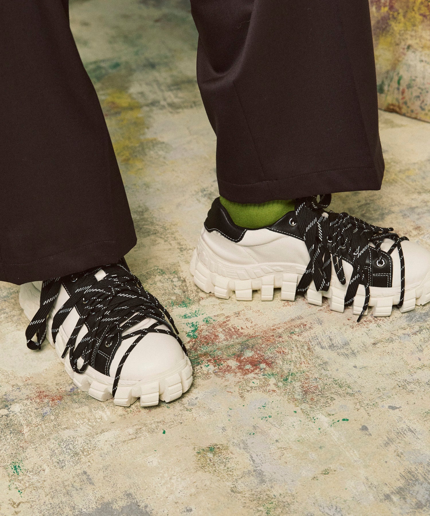 [SPECIAL SHOES FACTORY COLLABORATION] Rattling Sole Low-Cut Shoes