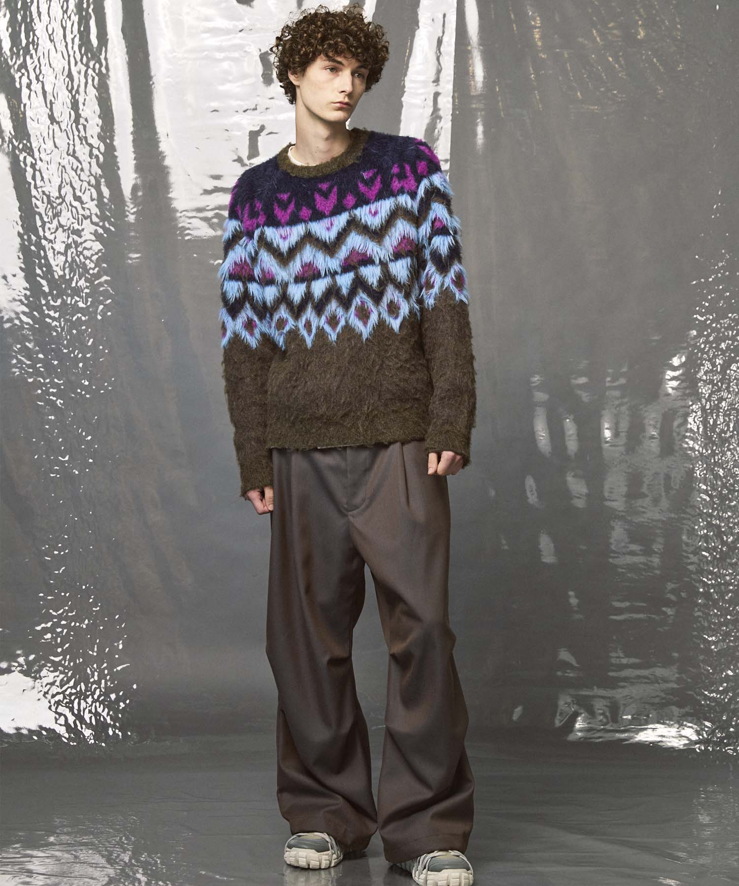 Gradation Short Length Prime-Over V-Neck Knit Pullover