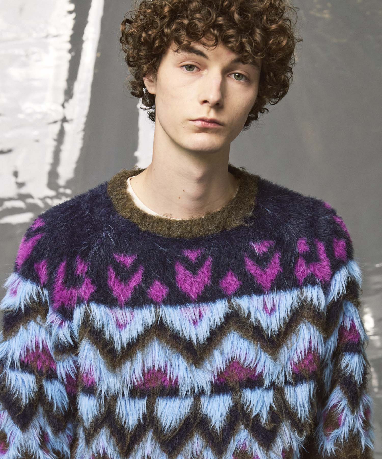 Gradation Short Length Prime-Over V-Neck Knit Pullover