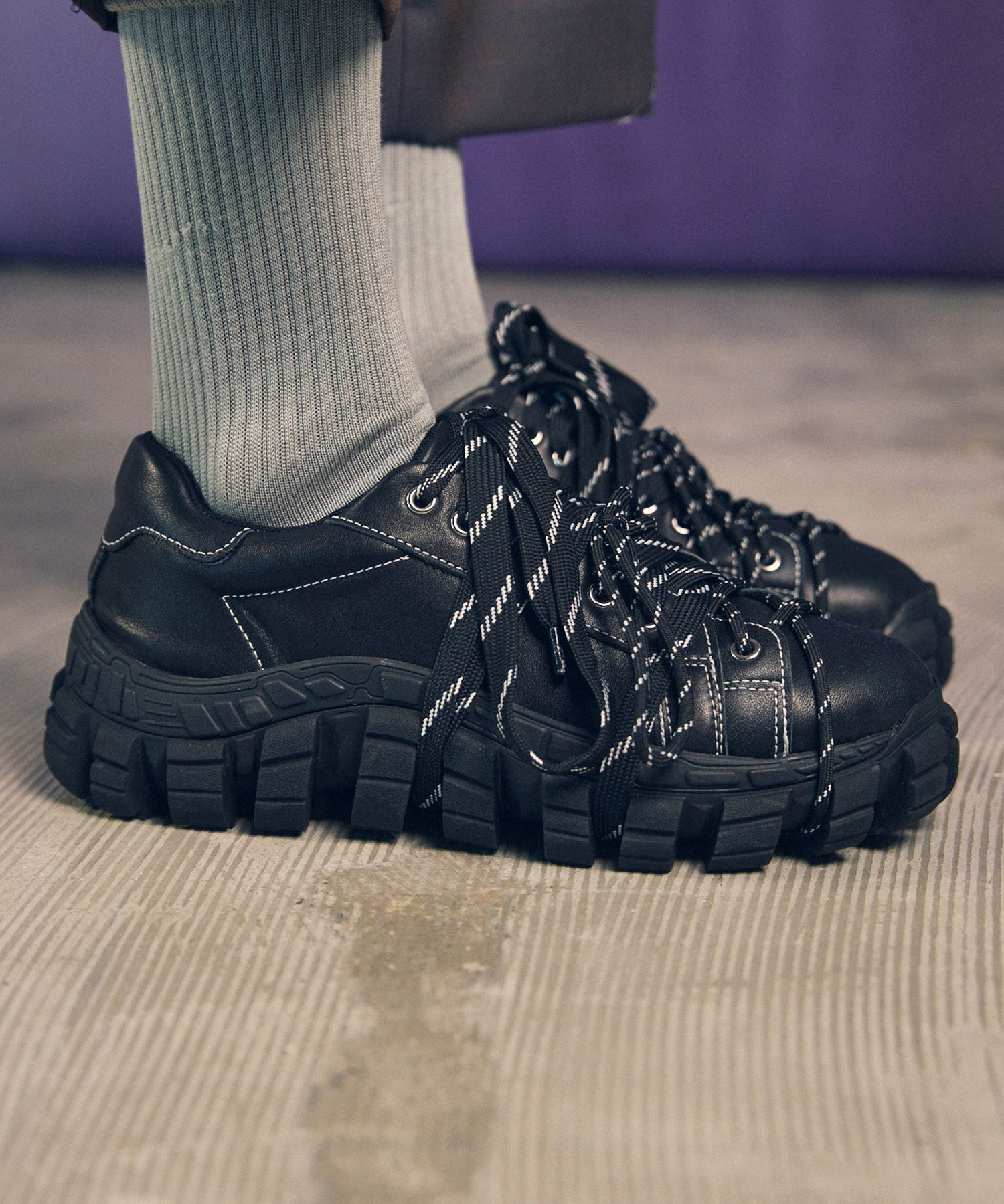 [SPECIAL SHOES FACTORY COLLABORATION] Rattling Sole Low-Cut Shoes