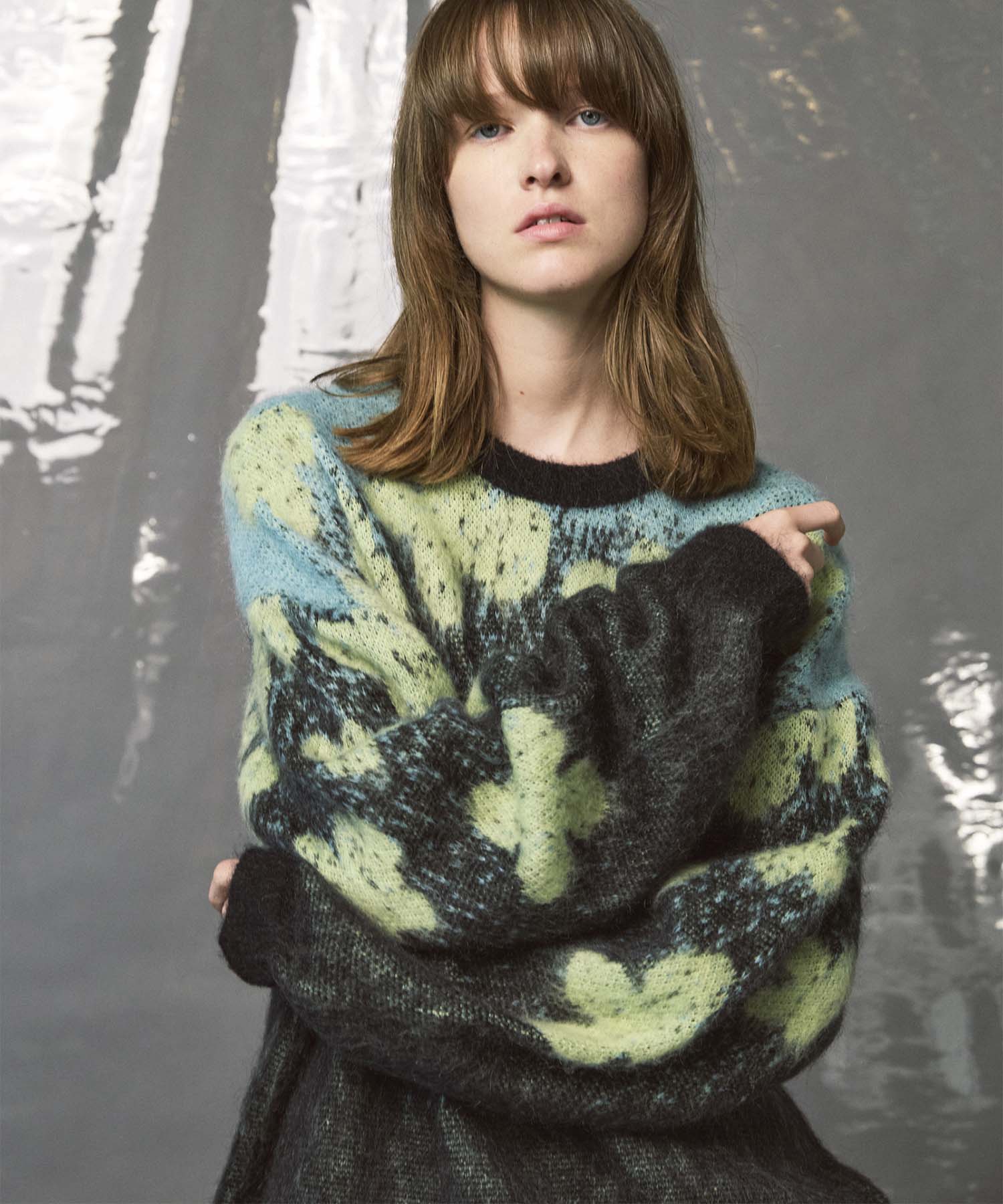 Gradation Short Length Prime-Over V-Neck Knit Pullover