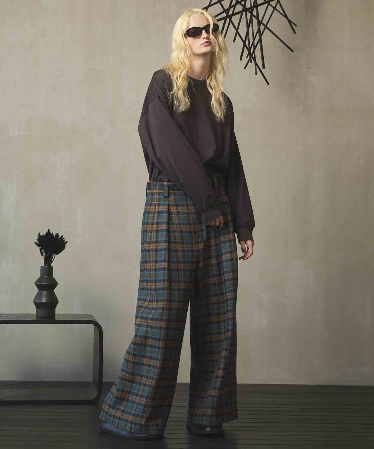 Italian Dead Stock Fabric】Two-Tucks Wide Baggy Pants