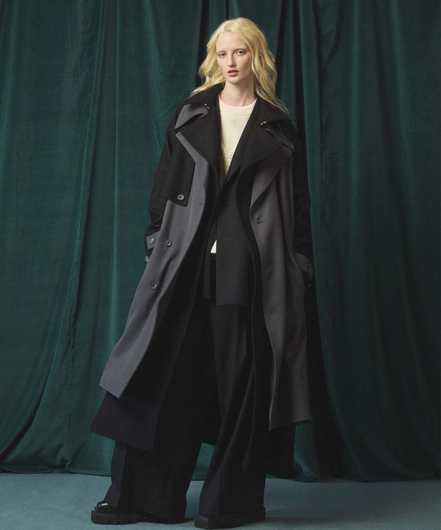 Gradation Short Length Prime-Over V-Neck Knit Pullover