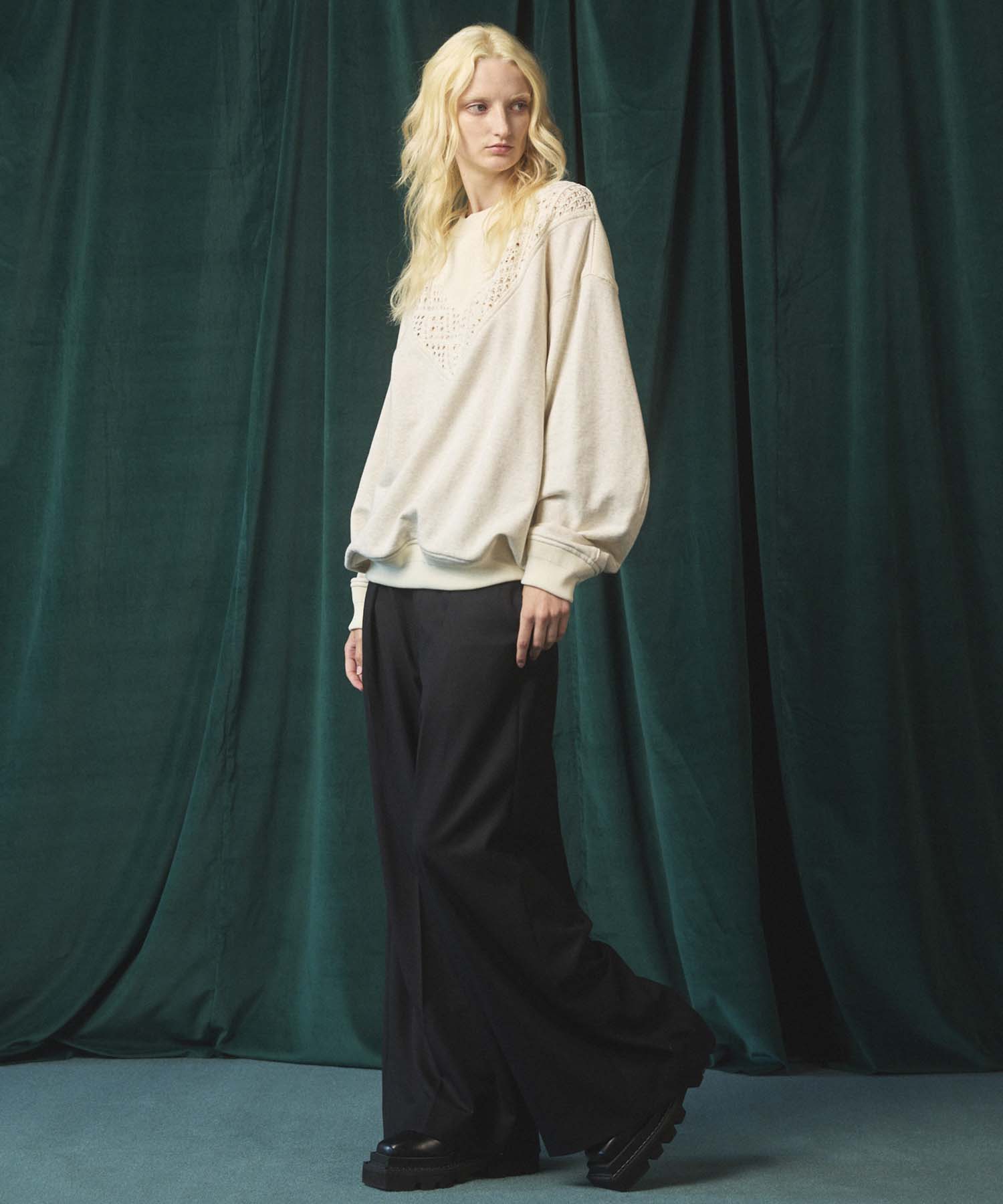 Gradation Short Length Prime-Over V-Neck Knit Pullover