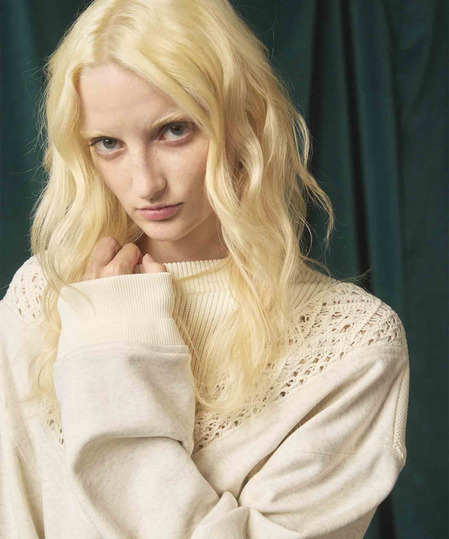 Gradation Short Length Prime-Over V-Neck Knit Pullover