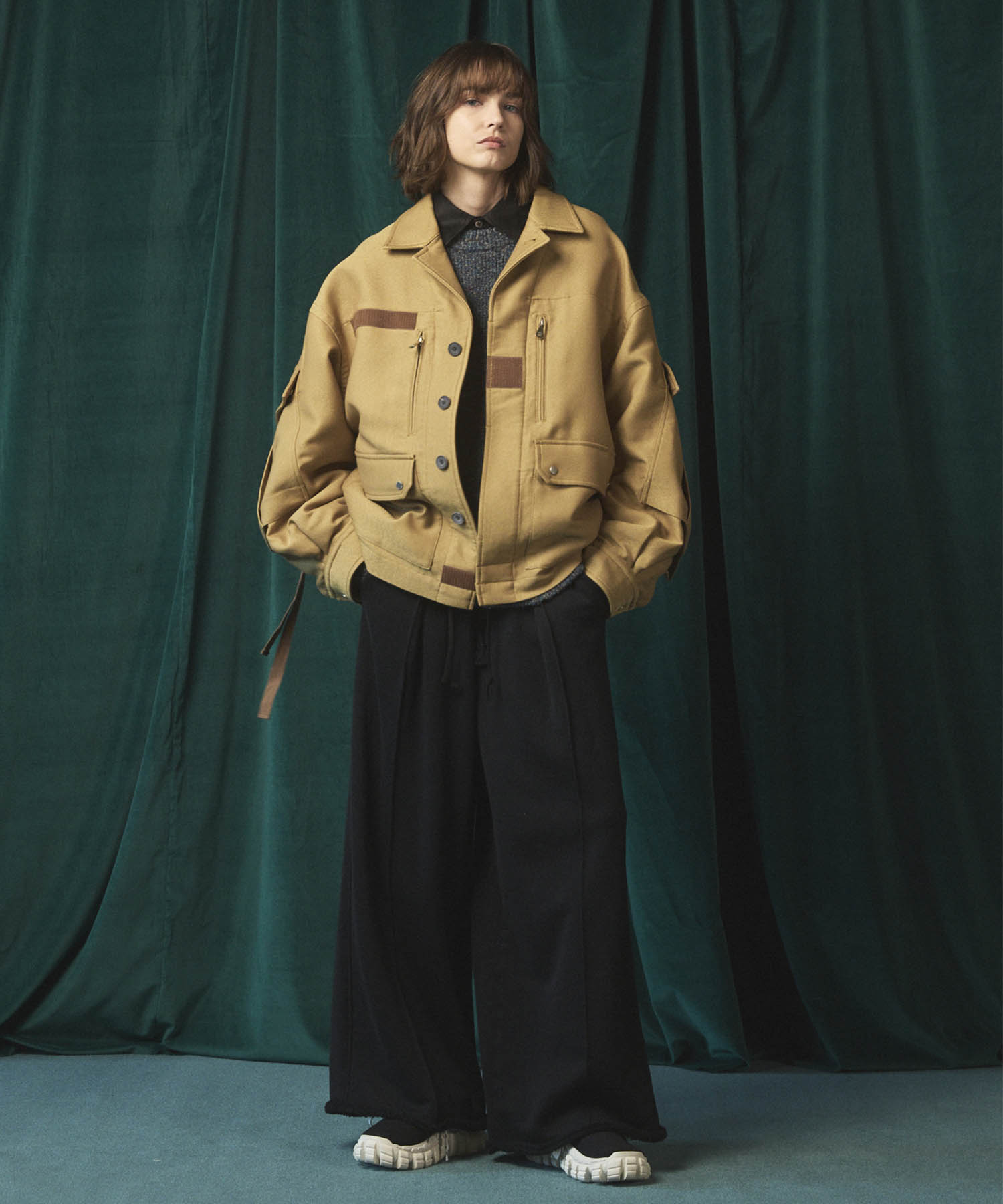 Gradation Short Length Prime-Over V-Neck Knit Pullover