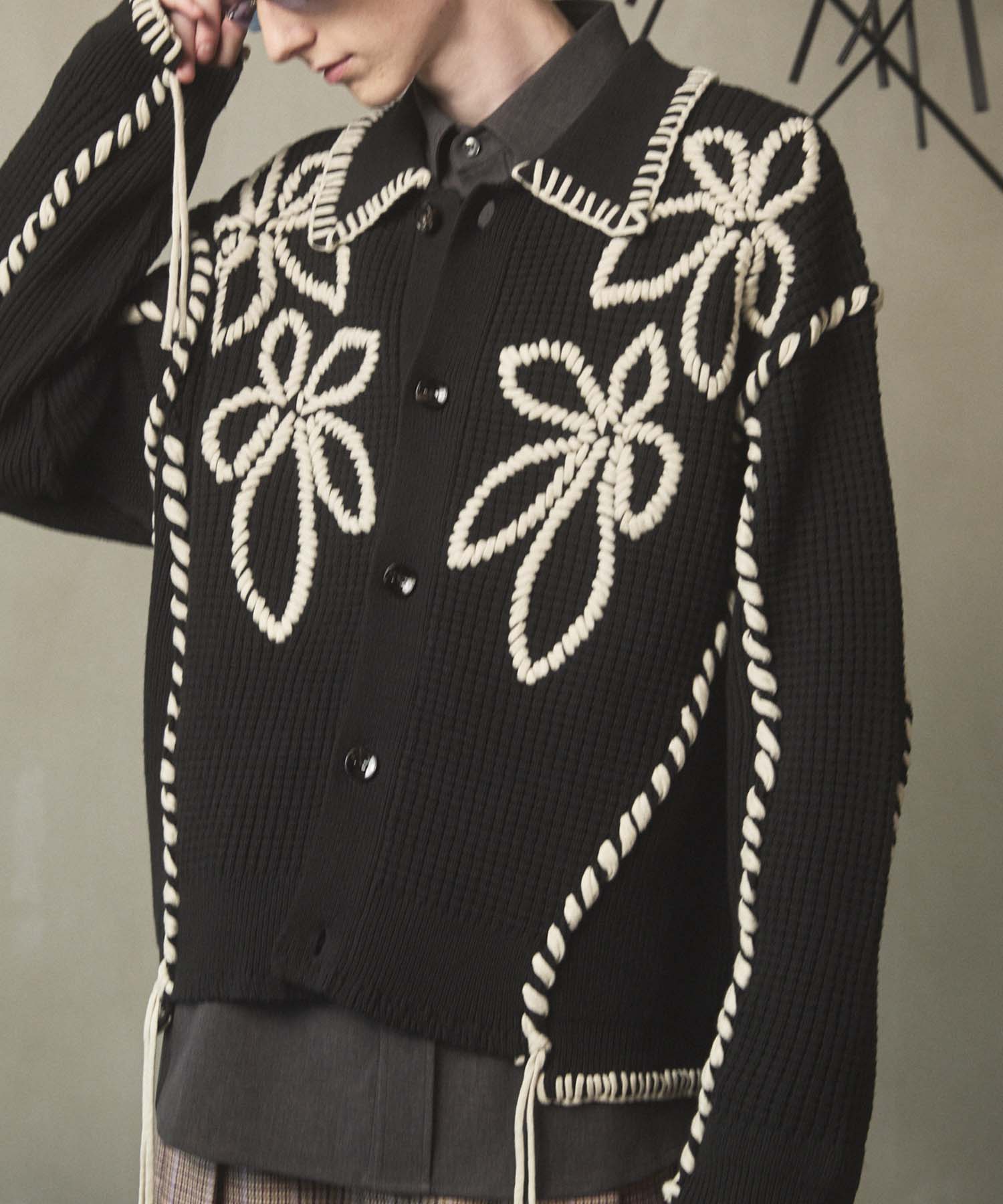 等级短长度超过V领针织套头衫