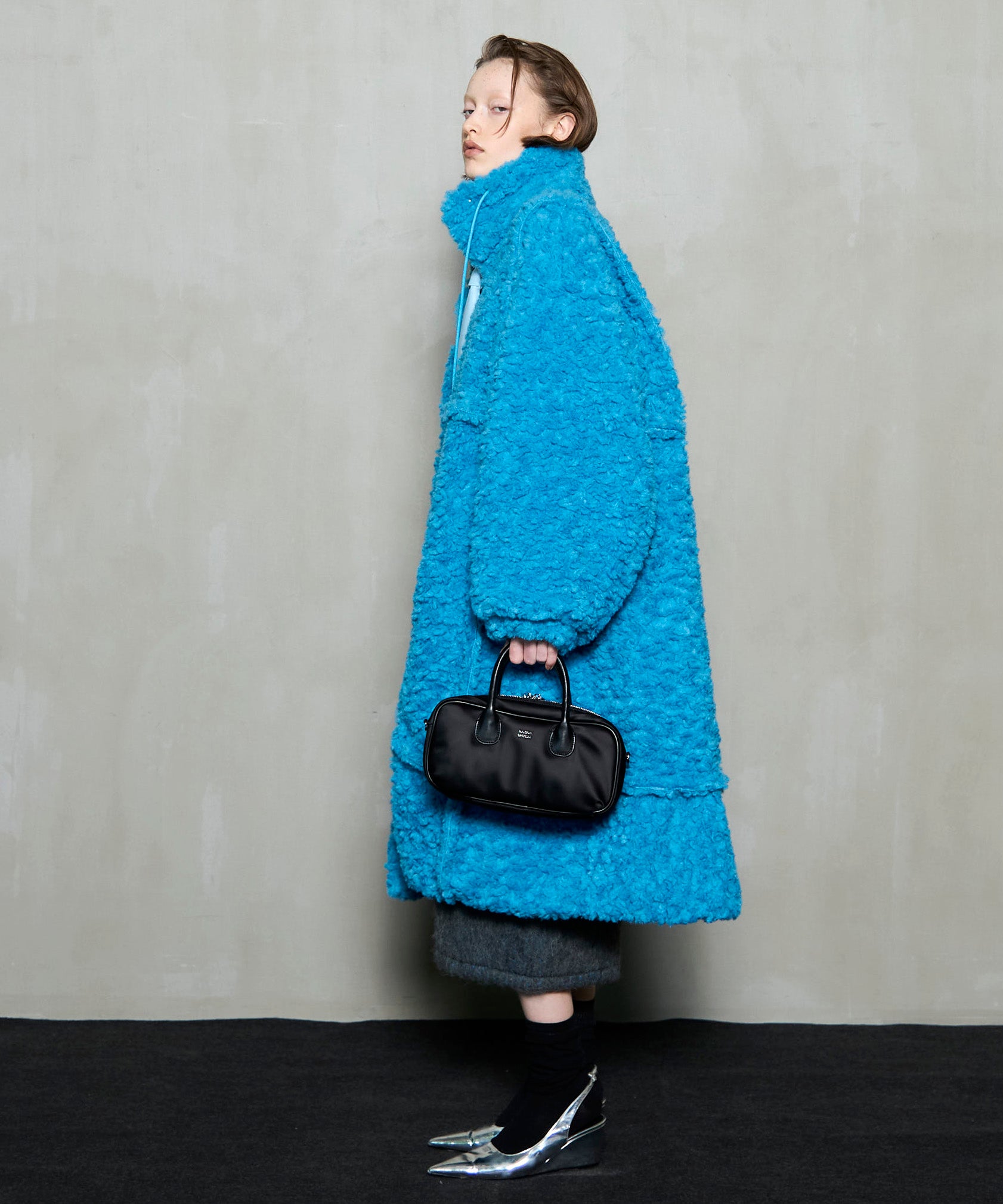 [25WINTER PRE-ORDER] Cut Off High Neck Boa Coat