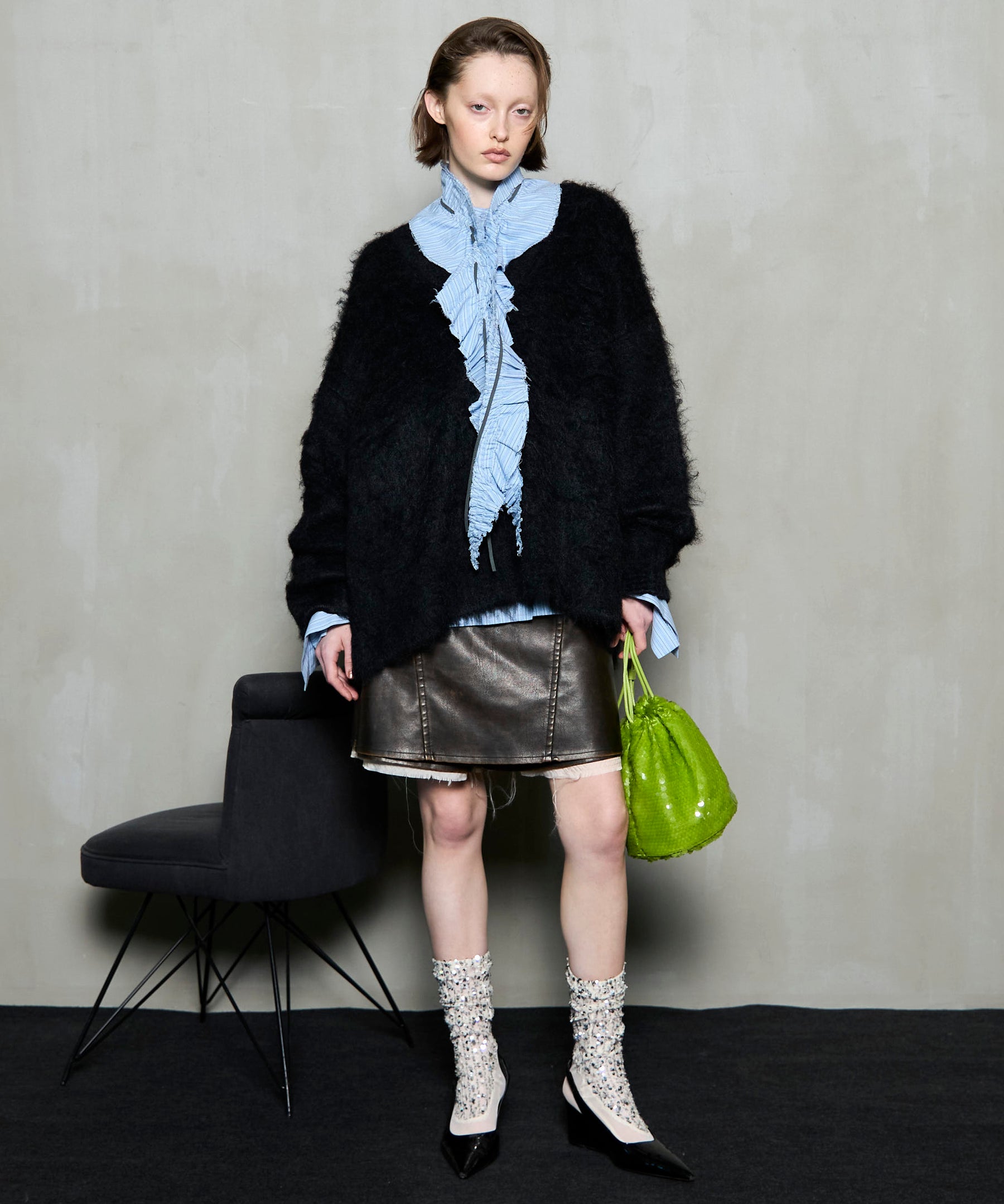 [25winter preoder] Long Shaggy V-Neck 니트