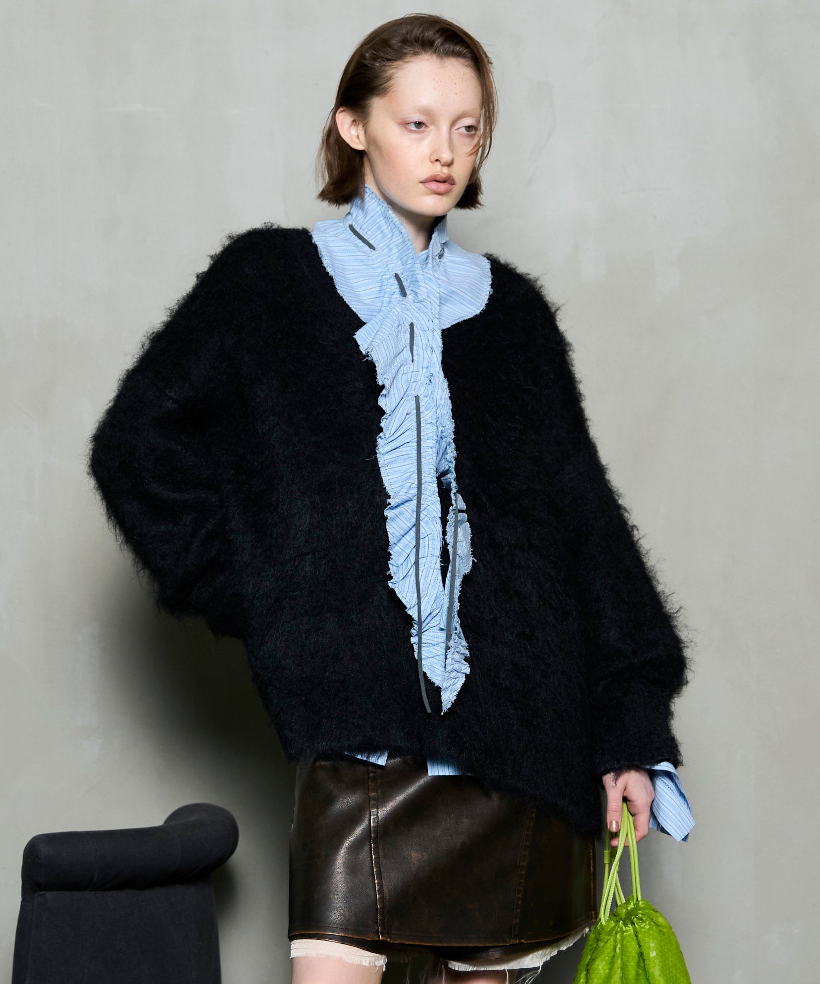 [25winter preoder] Long Shaggy V-Neck 니트