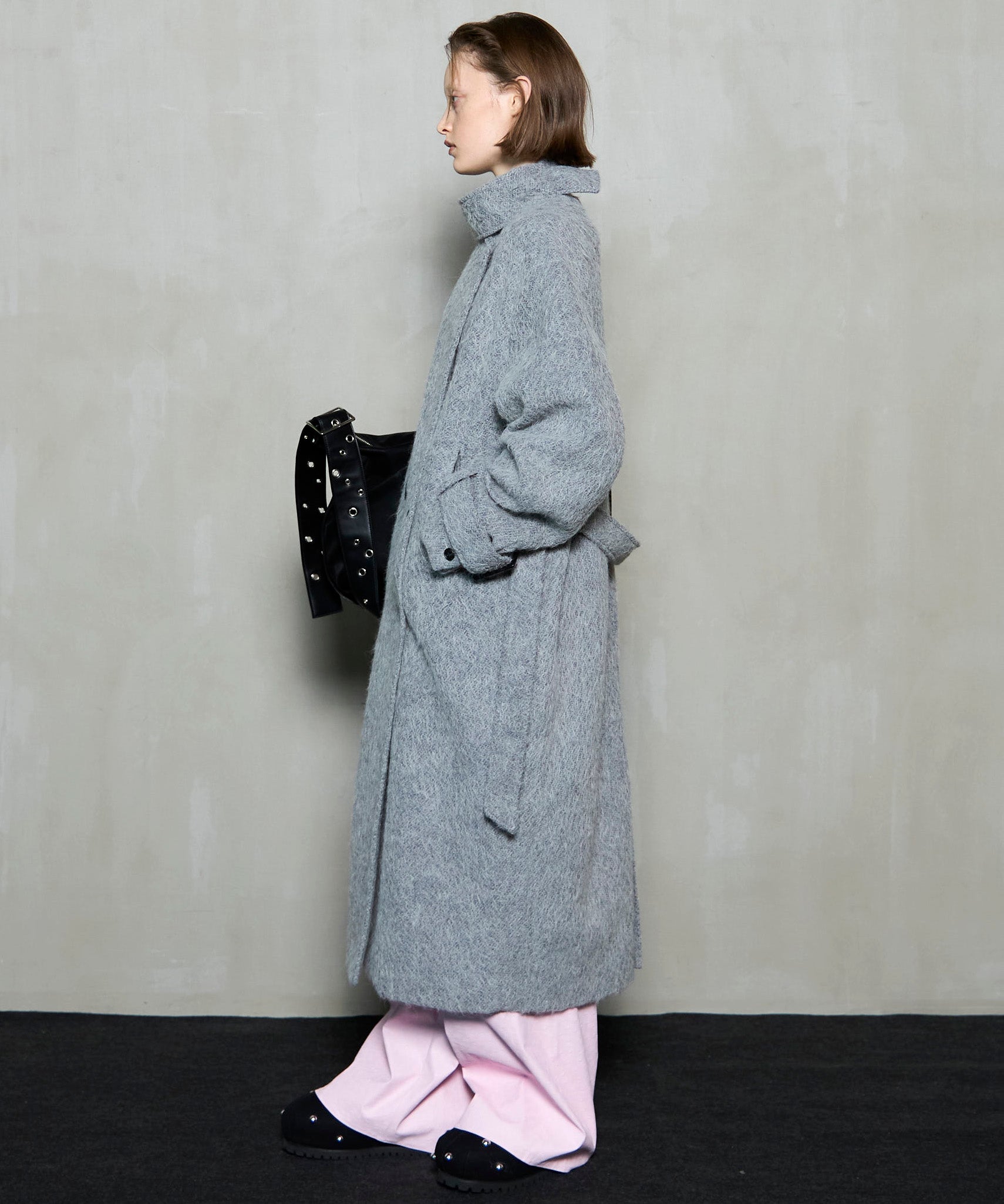 [25WINTER PRE-ORDER] Ribbon Collar Shaggy Long Coat