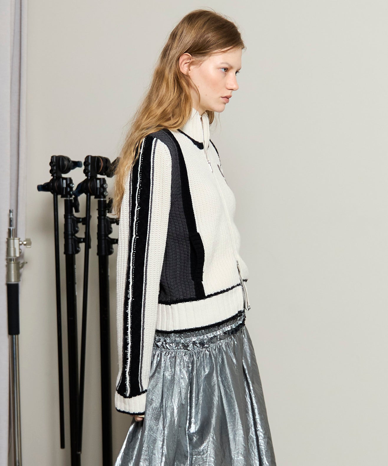 [25winter preoder] 숫자가 높은 넥 지퍼 니트 탑