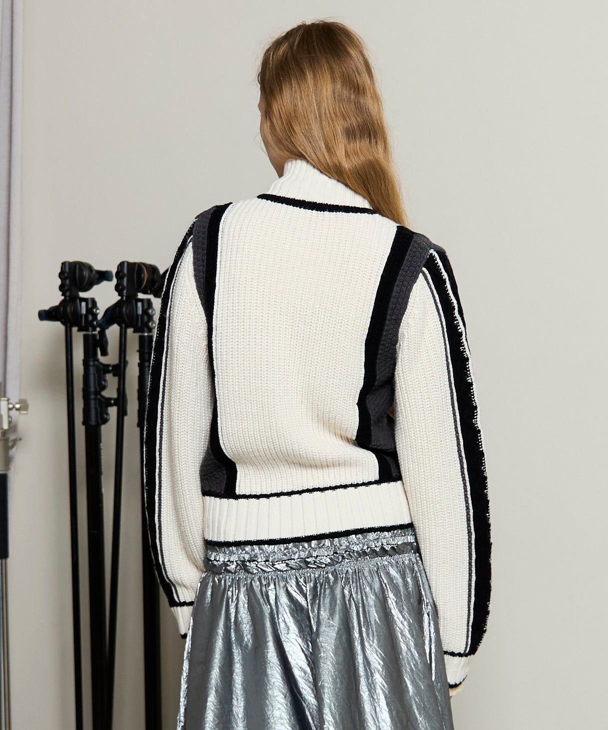 [25winter preoder] 숫자가 높은 넥 지퍼 니트 탑