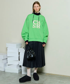 [25winter 선주문] Clash 로고 스터드 스웨트 셔츠