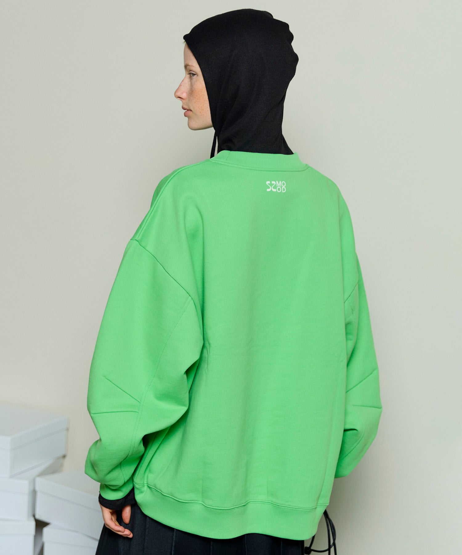 [25winter 선주문] Clash 로고 스터드 스웨트 셔츠