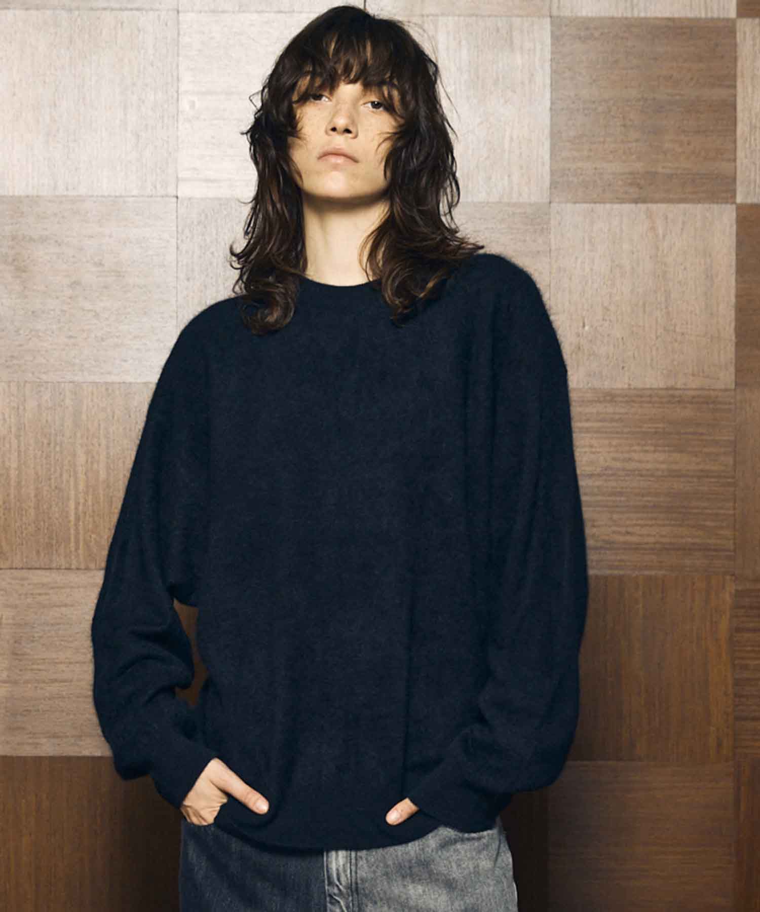 Gradation Short Length Prime-Over V-Neck Knit Pullover