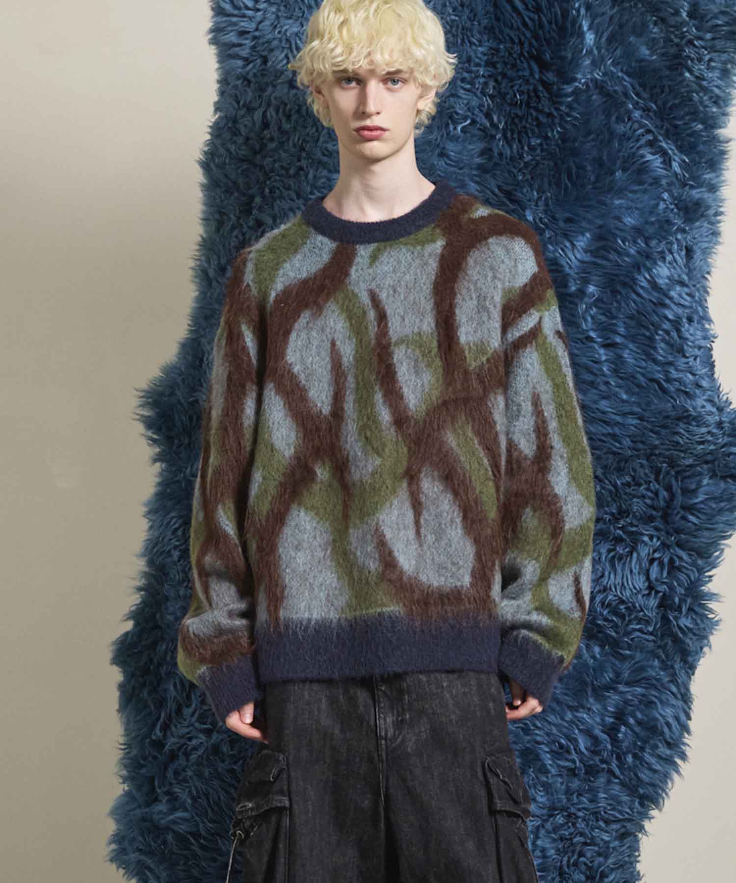 Gradation Short Length Prime-Over V-Neck Knit Pullover