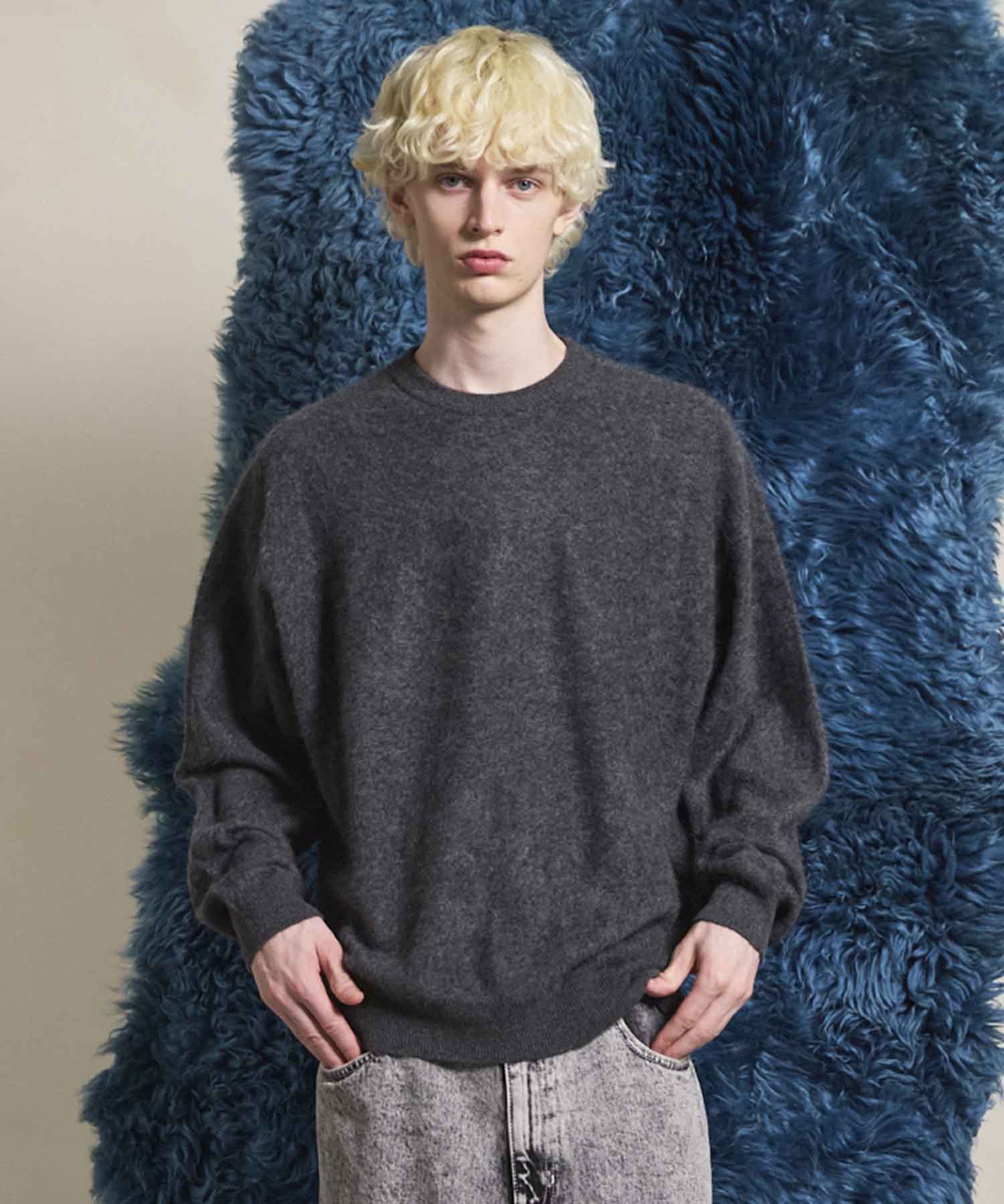 Gradation Short Length Prime-Over V-Neck Knit Pullover