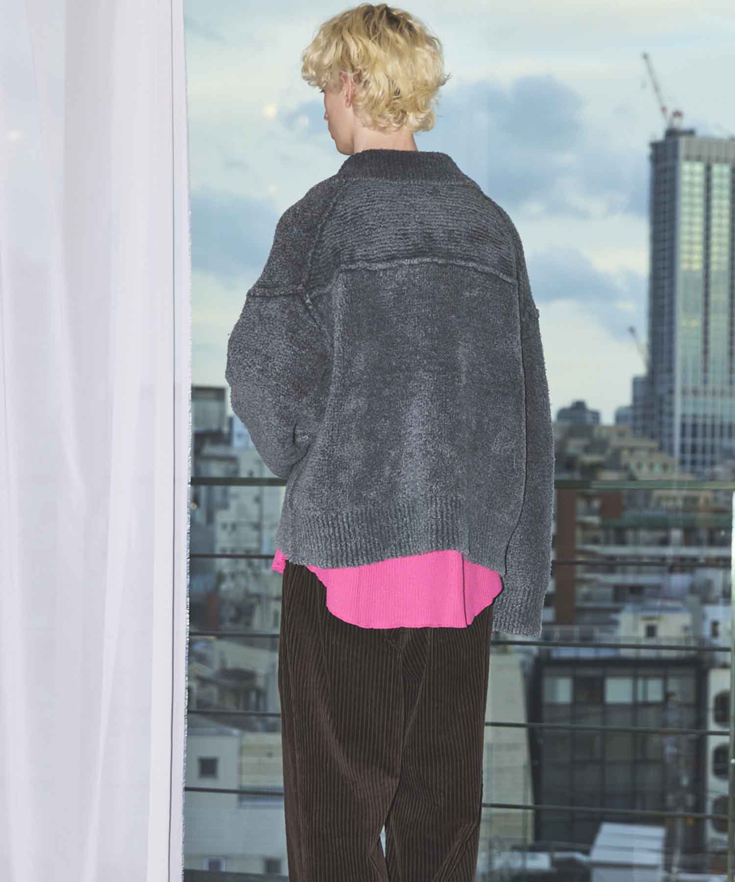 Gradation Short Length Prime-Over V-Neck Knit Pullover