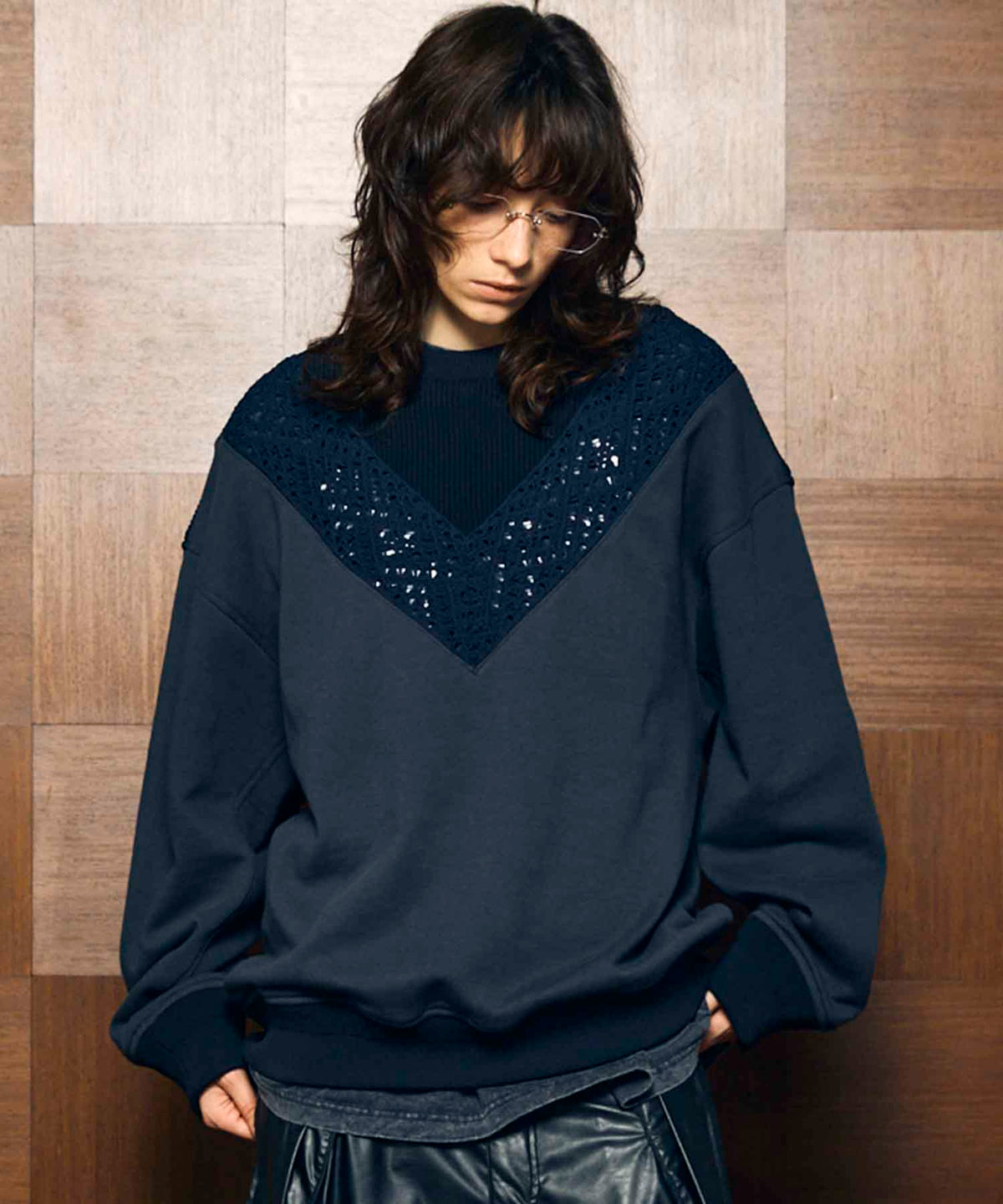 Lace Knit V-Switching Combination Sweat Crew Neck Pullover