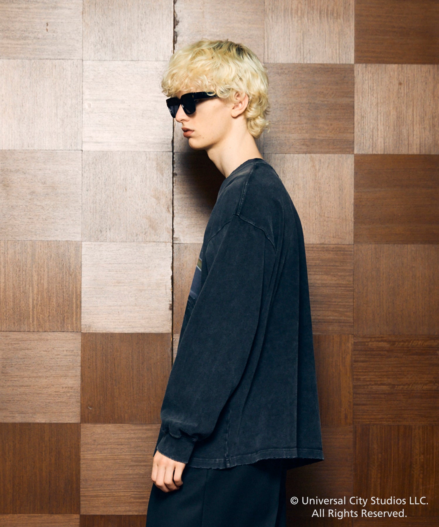 【MOVIE SERIES】「E.T.」- Finger - Prime-Over Crew Neck  Long Sleeve T-Shirt