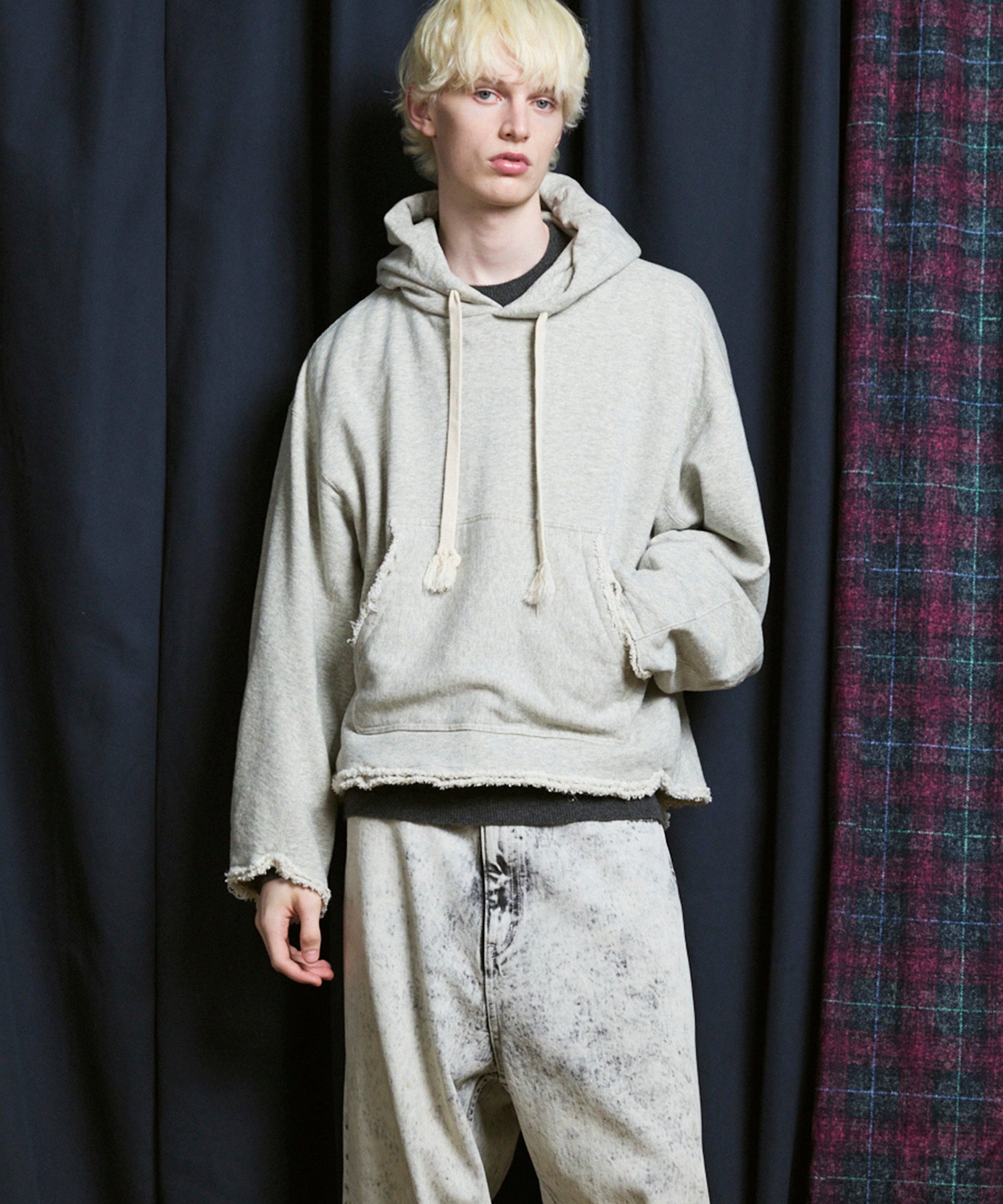 [25AW PRE-ORDER] Nuance Graphics Hand Stitching Long Sleeve TEE