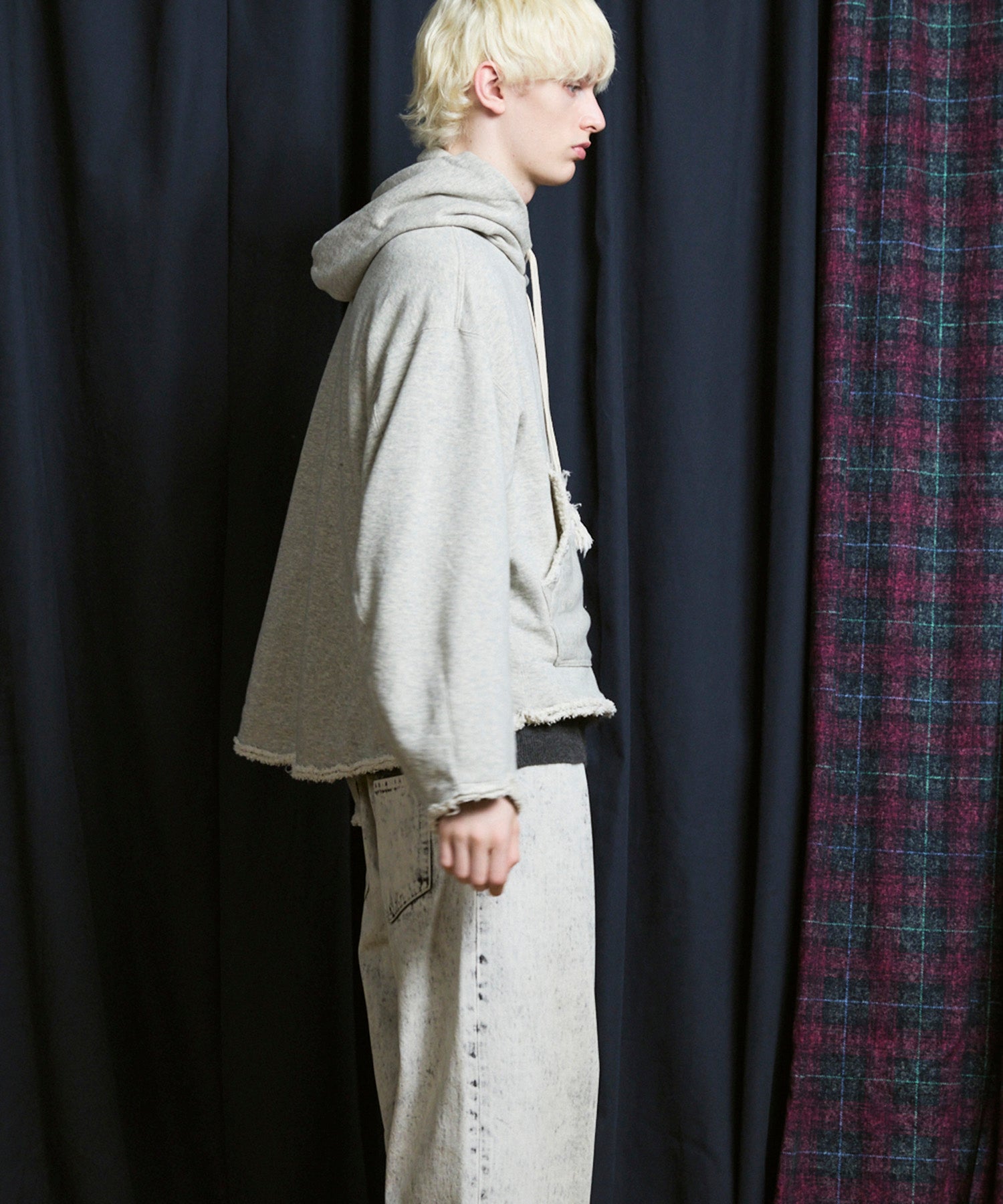 [25AW PRE-ORDER] Nuance Graphics Hand Stitching Long Sleeve TEE