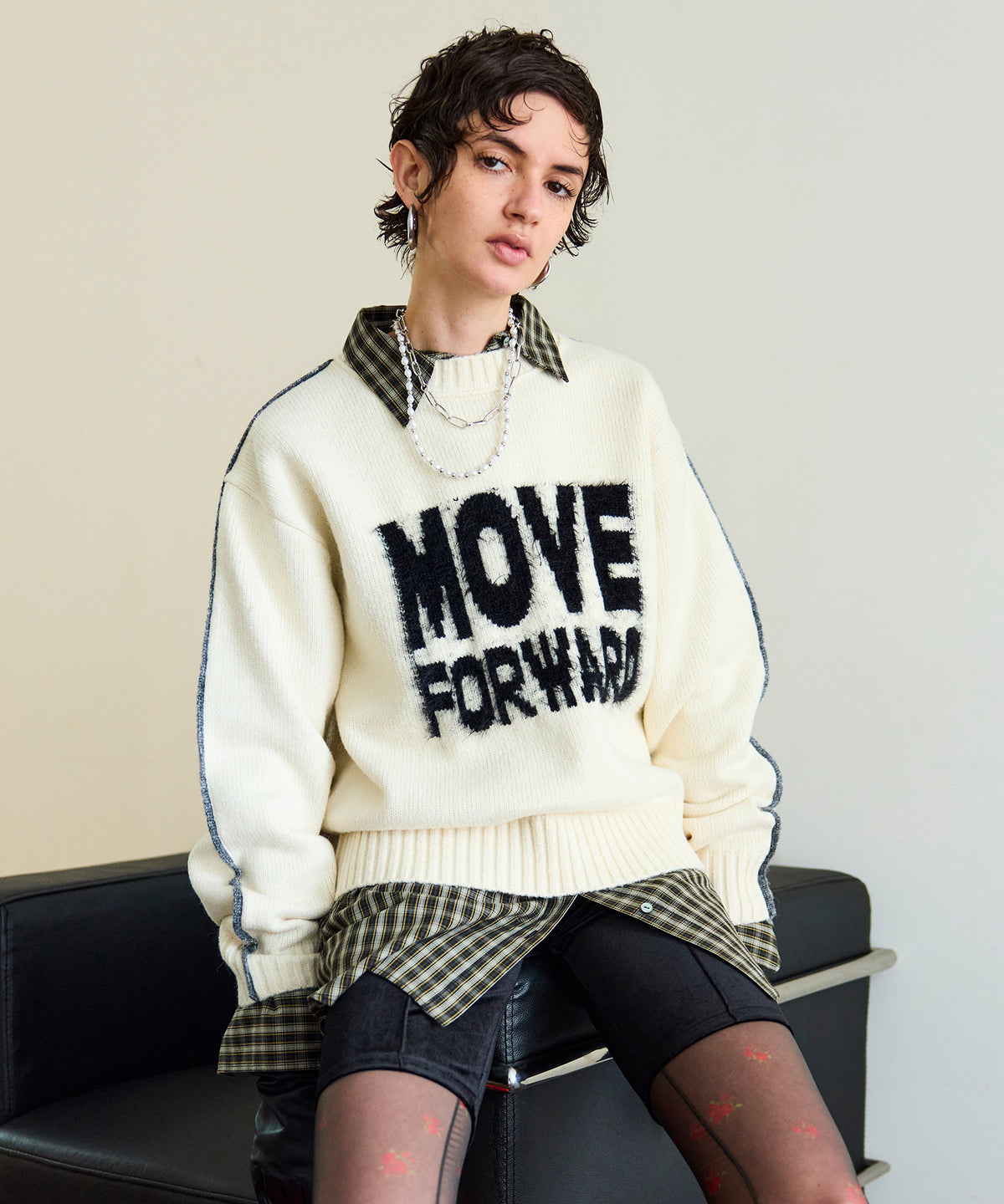 MOVE FORWARD logo knit