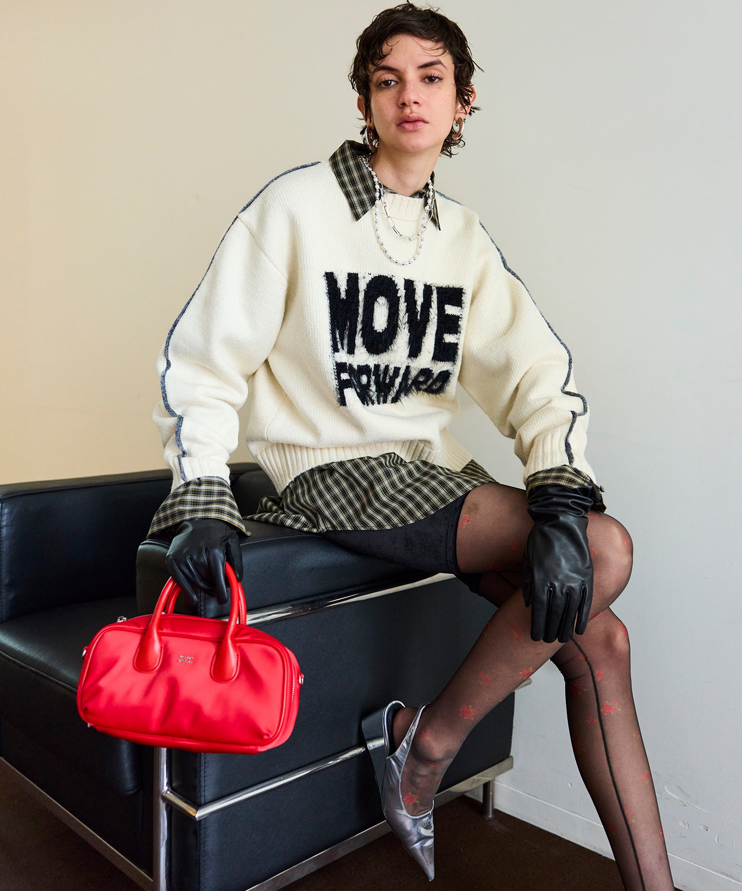 MOVE FORWARD logo knit