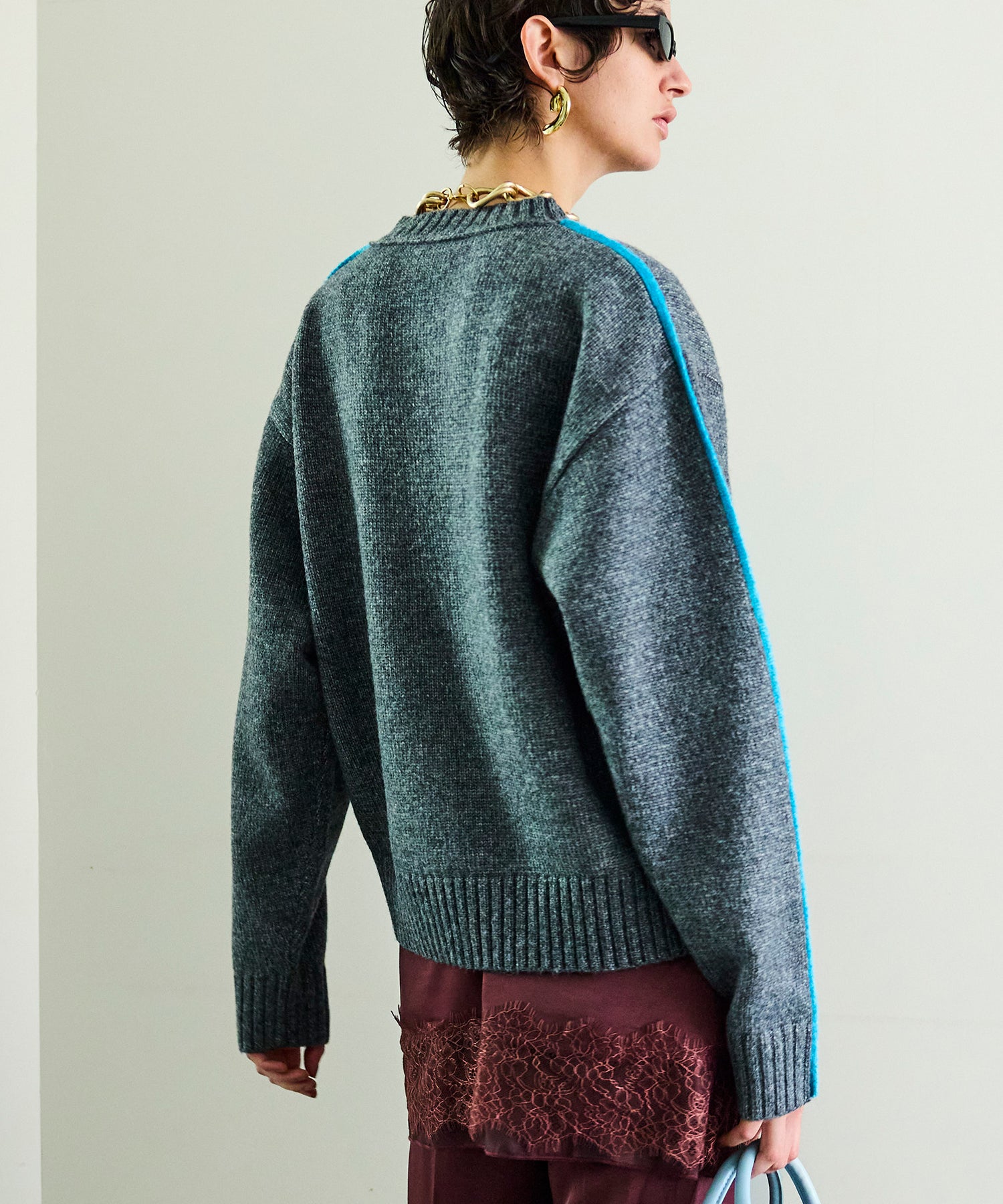 MOVE FORWARD logo knit