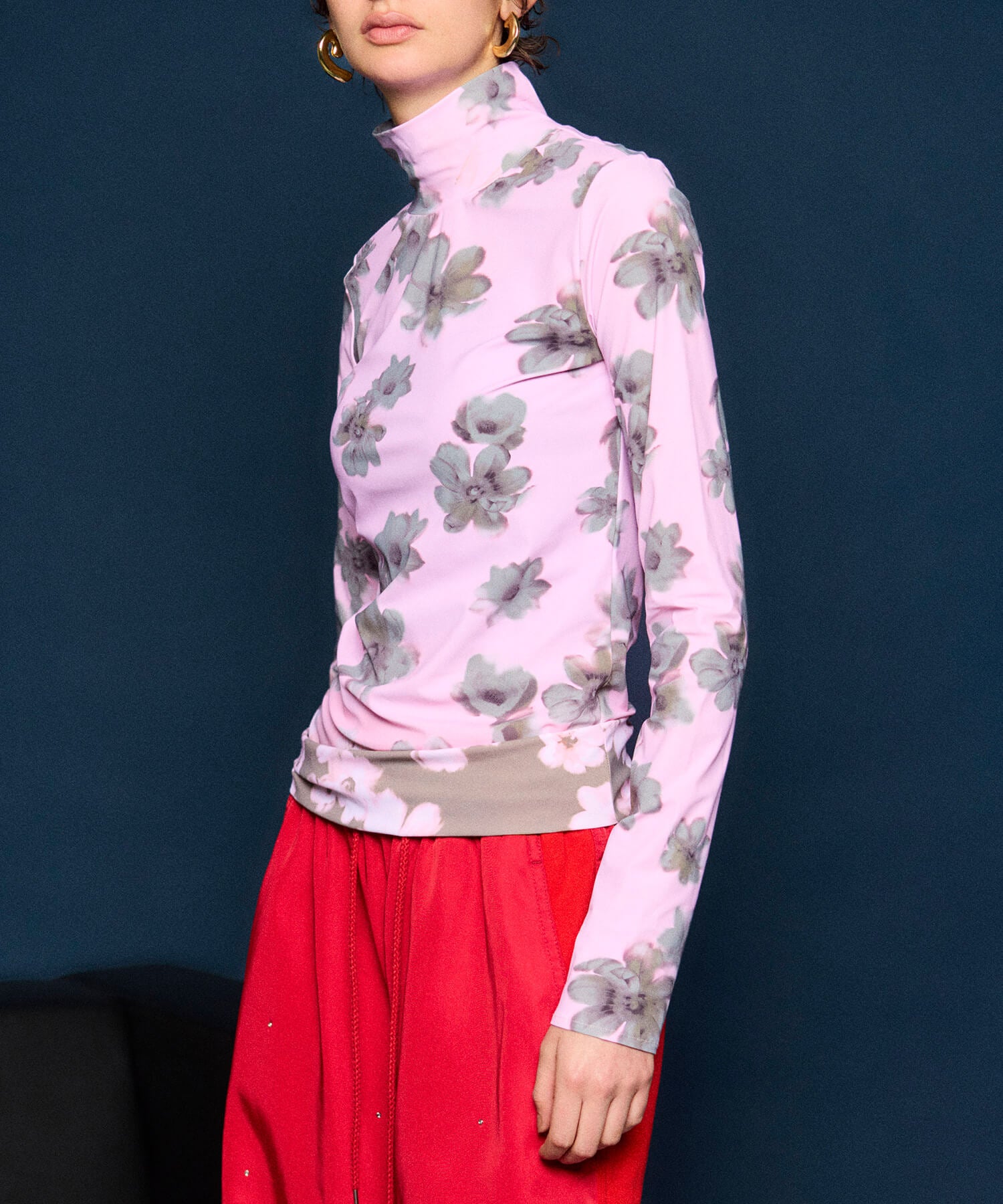 Gradient Turtle Flower Top