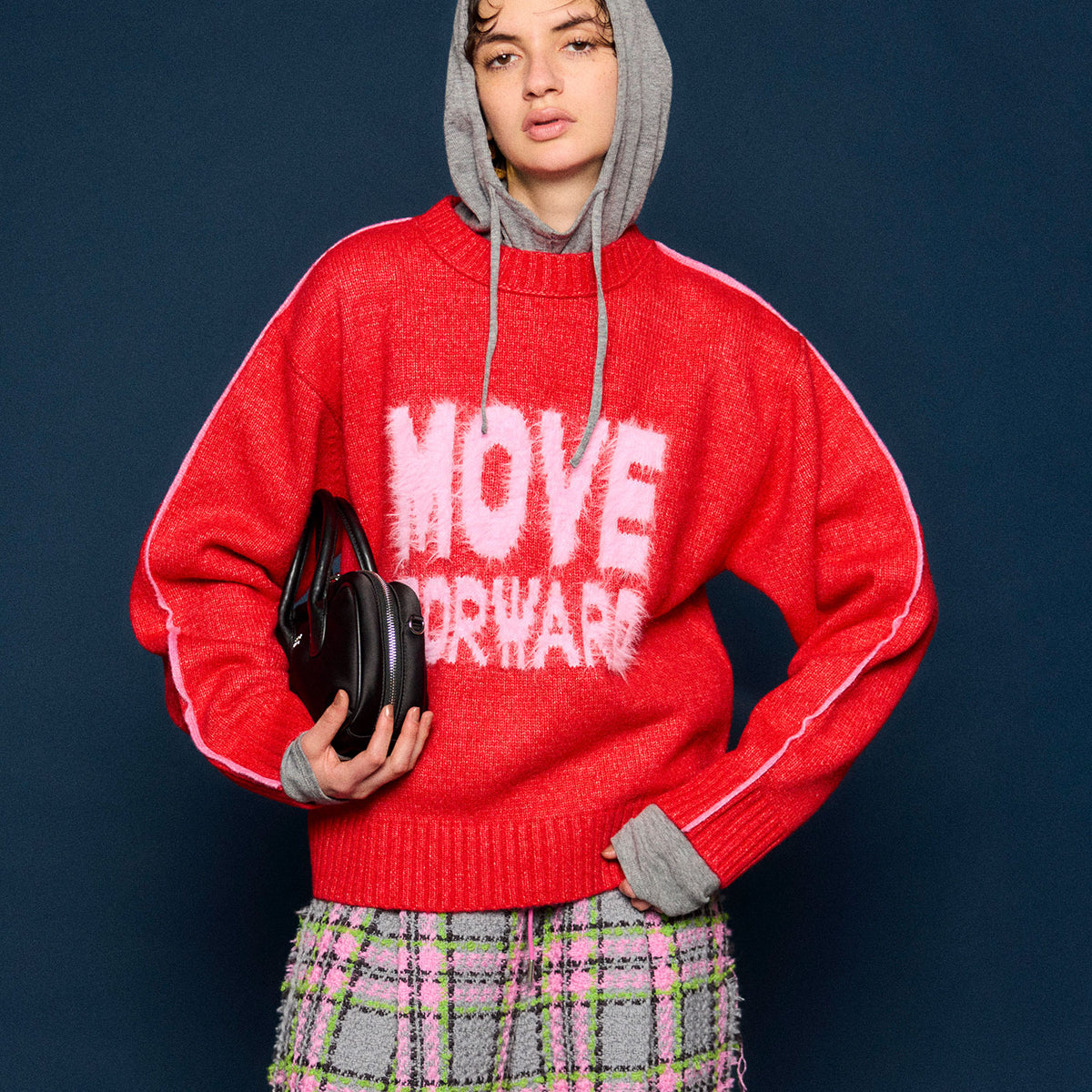 MOVE FORWARD logo knit