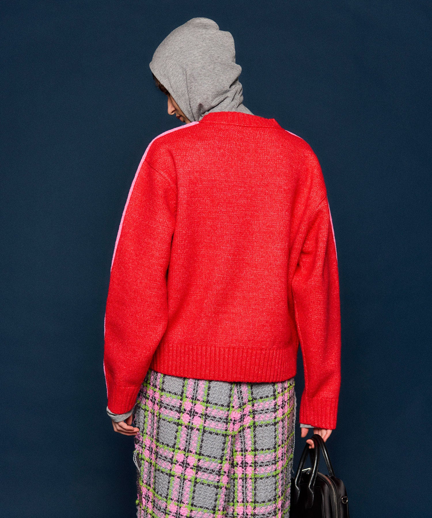 MOVE FORWARD logo knit