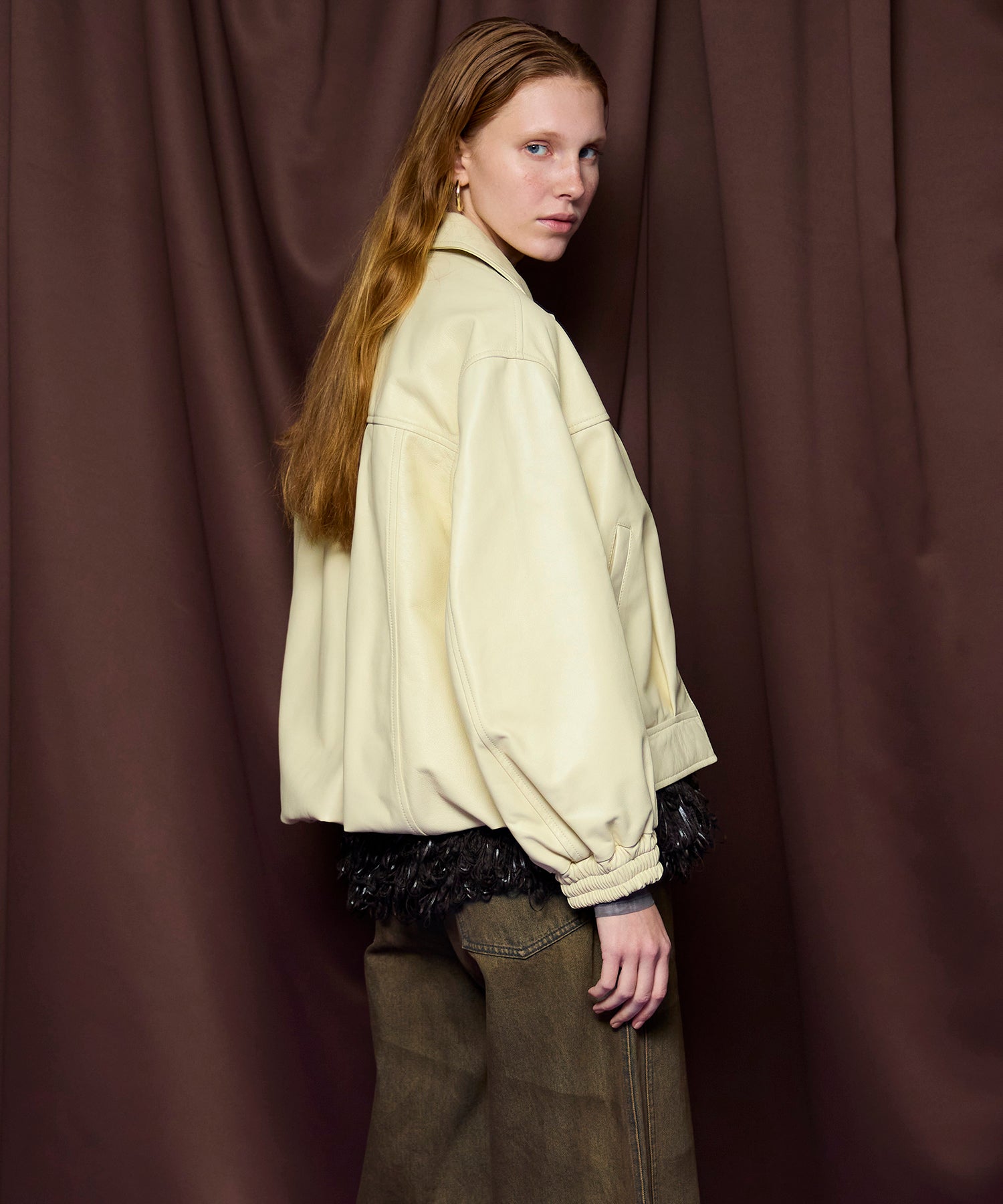 [26SPRING PRE-ORDER] 볼륨감 있는 가죽 블루종