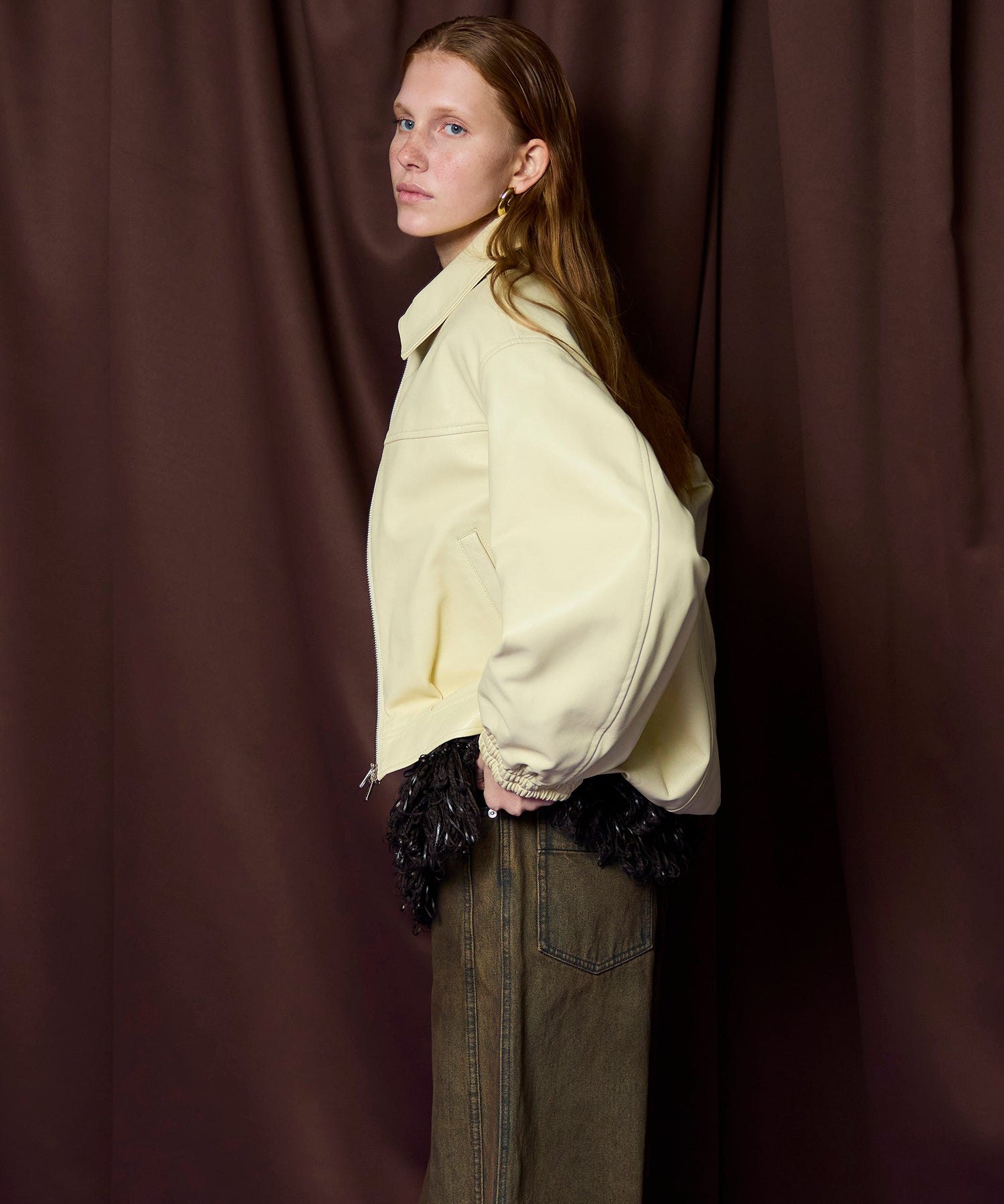 [26SPRING PRE-ORDER] 볼륨감 있는 가죽 블루종