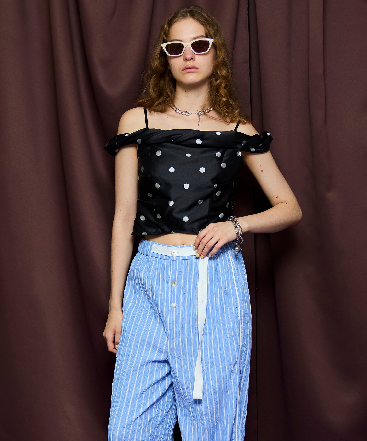 【26SPRING PRE-ORDER】Twist Off-Shoulder Blouse