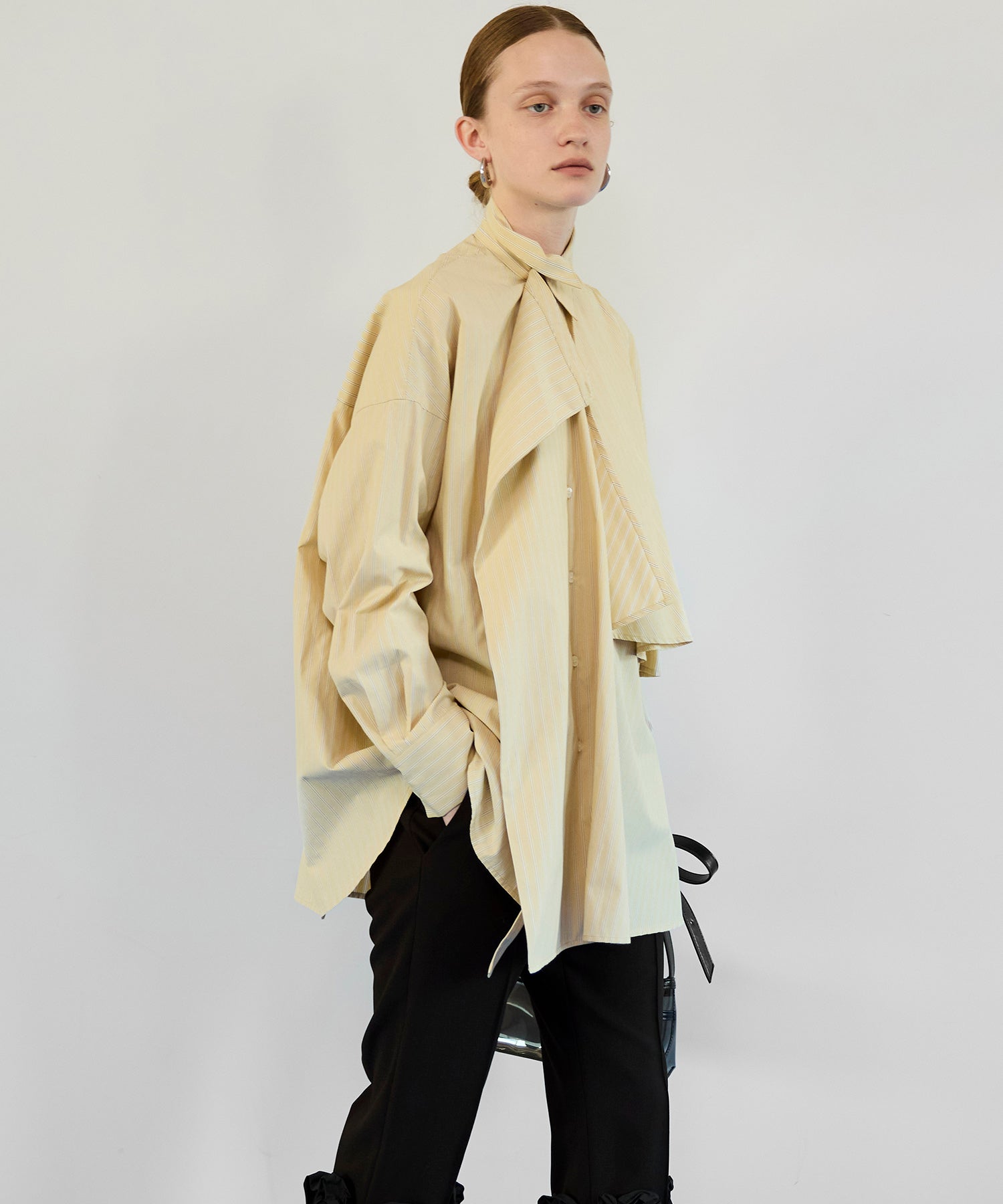 【26SPRING PRE-ORDER】Asymmetrical drape shirt