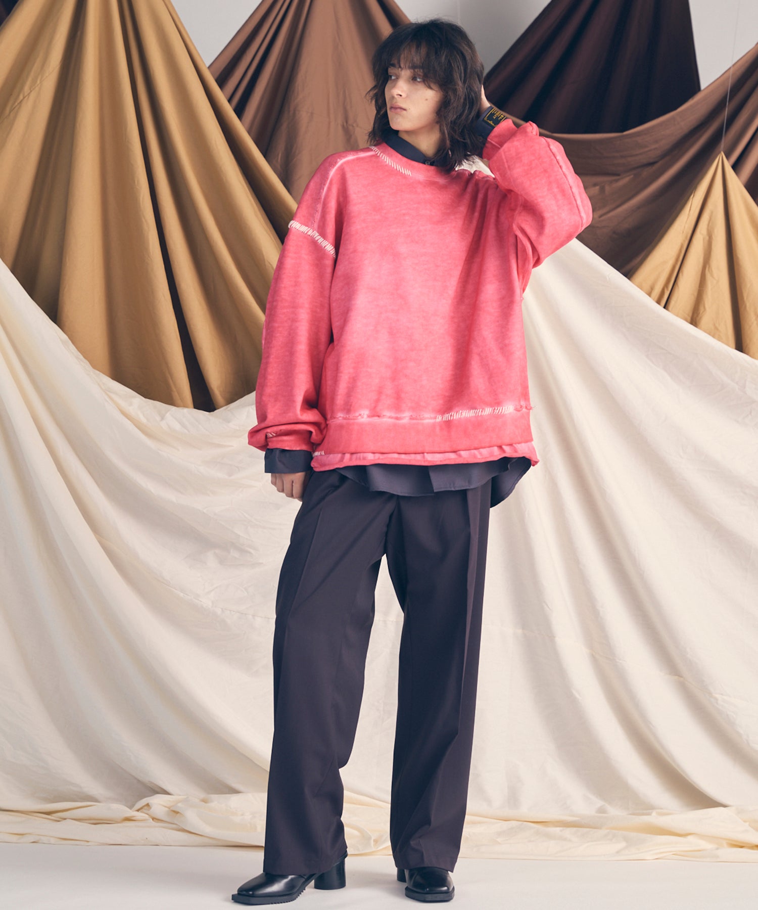 重量重量汗水绣花损伤超染色船员脖子套头衫