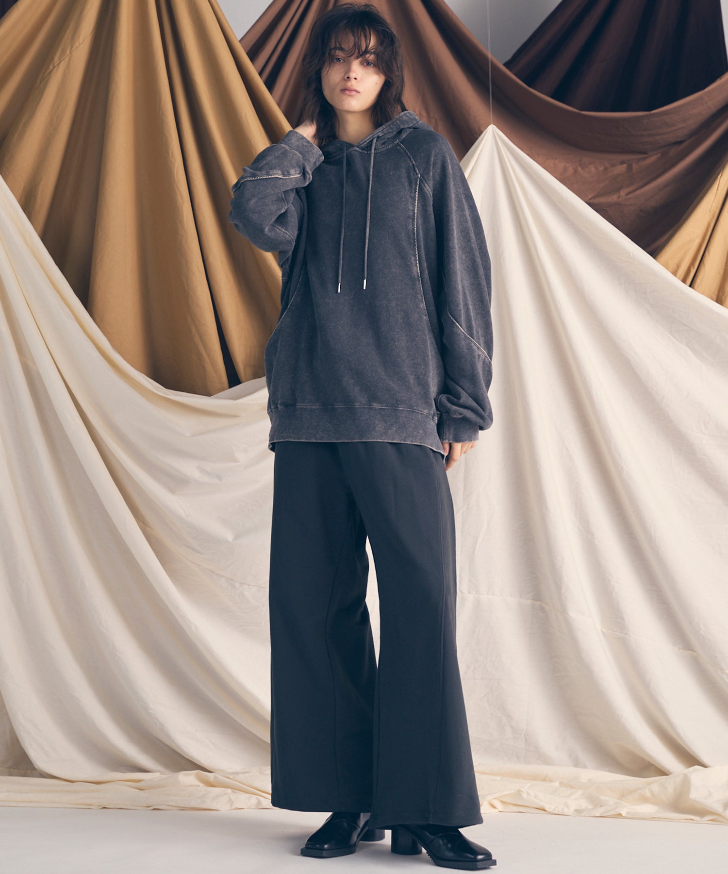 [25AW PRE-ORDER] Nuance Graphics Hand Stitching Long Sleeve TEE